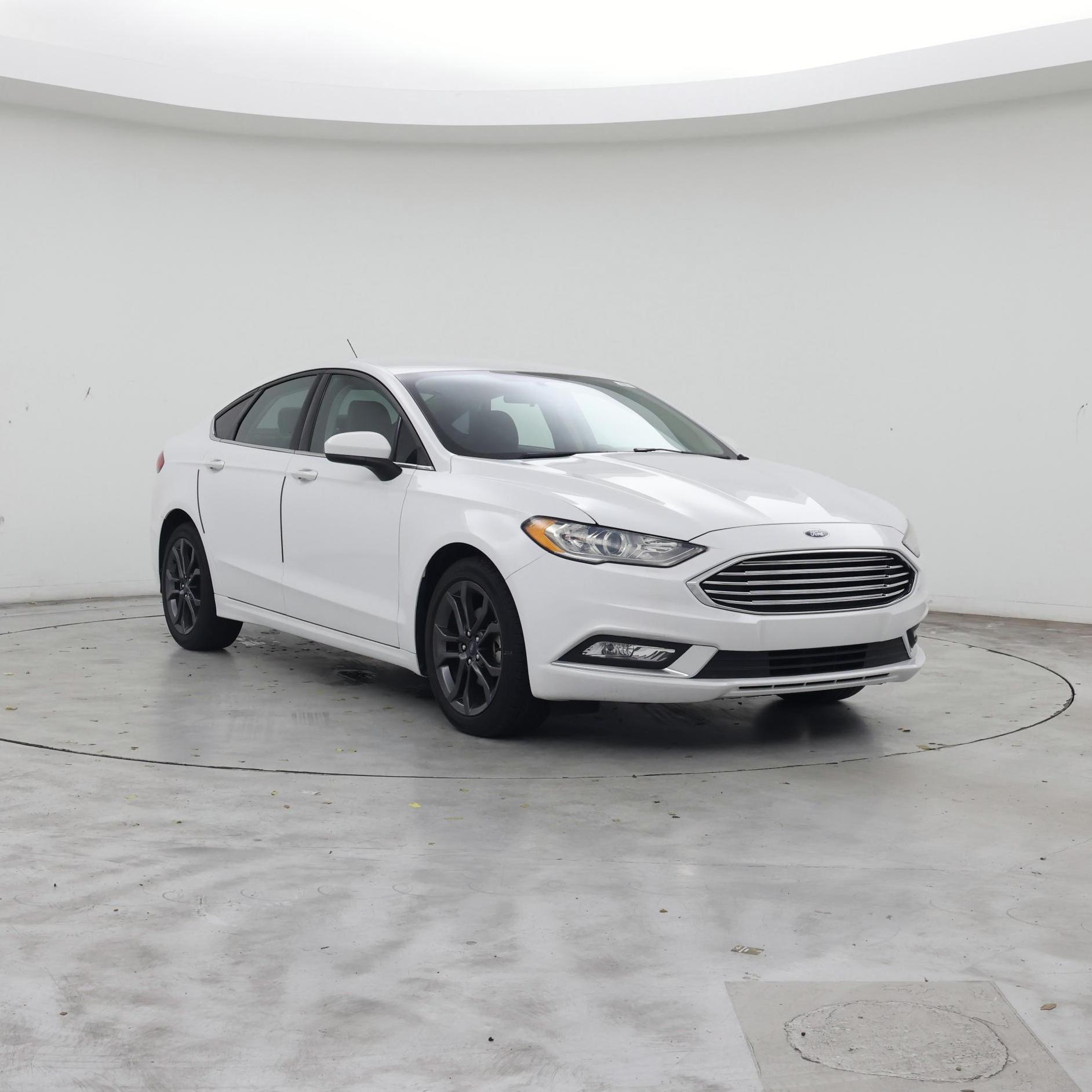 White 2018 Ford Fusion Sedan Front-Wheel Drive Automatic
