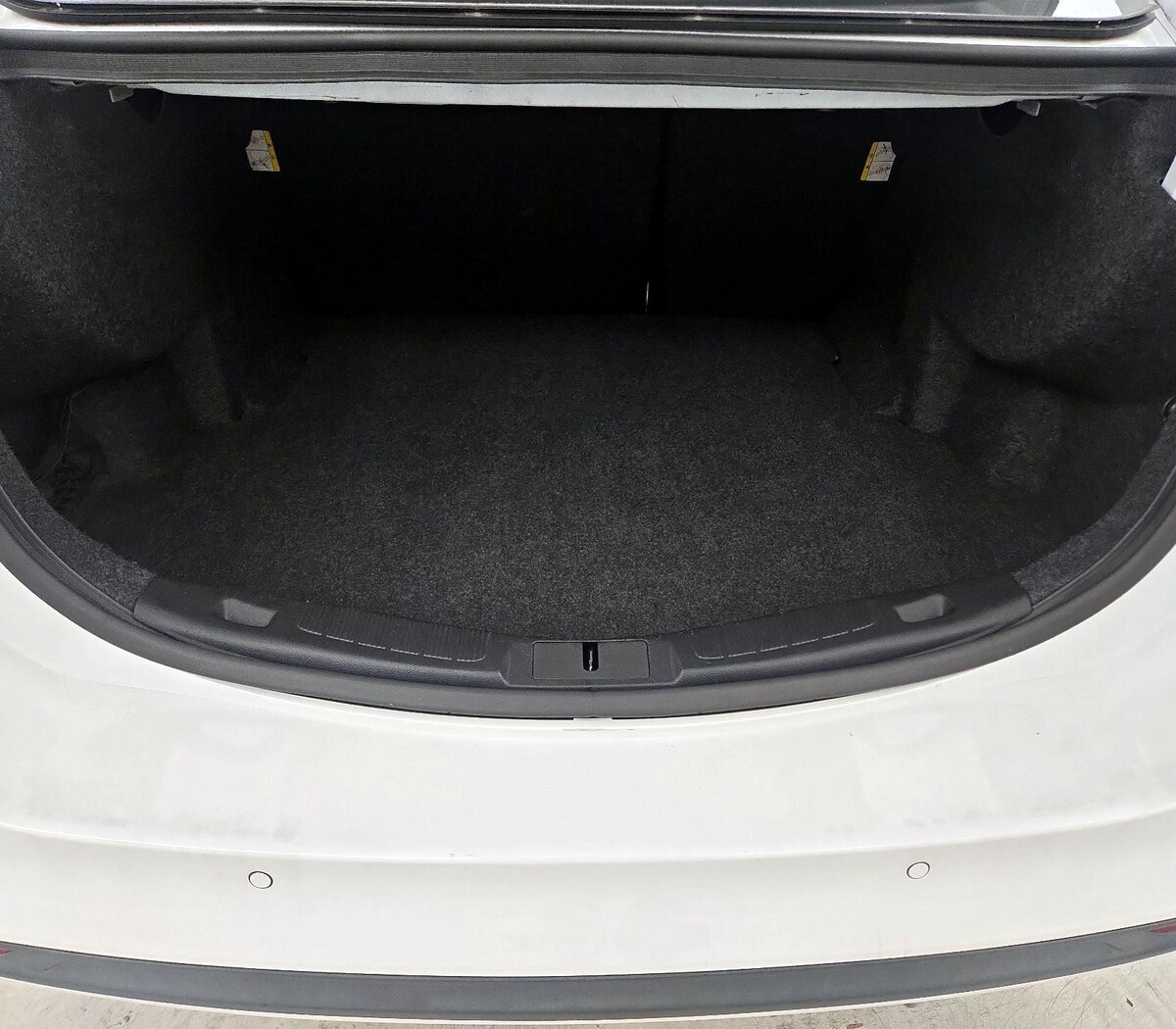 Trunk/Cargo (Seats Up)