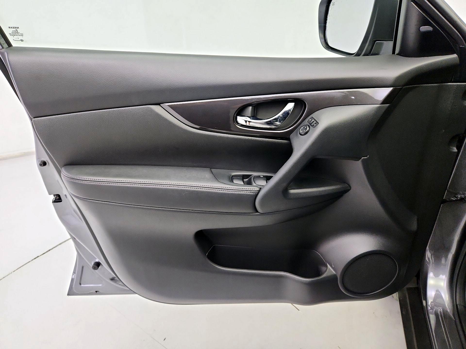 Thumbnail: 2020 Nissan Rogue - 12