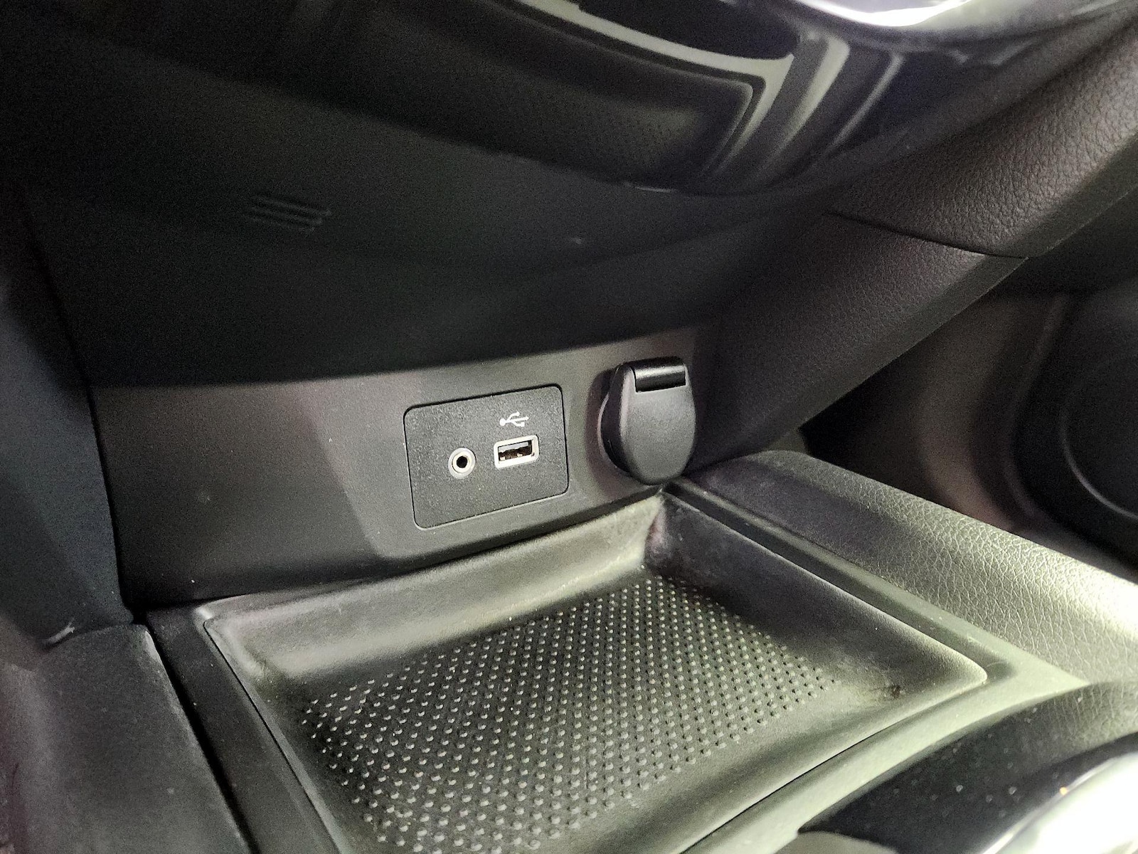 2020 Nissan Rogue SV - Photo 19