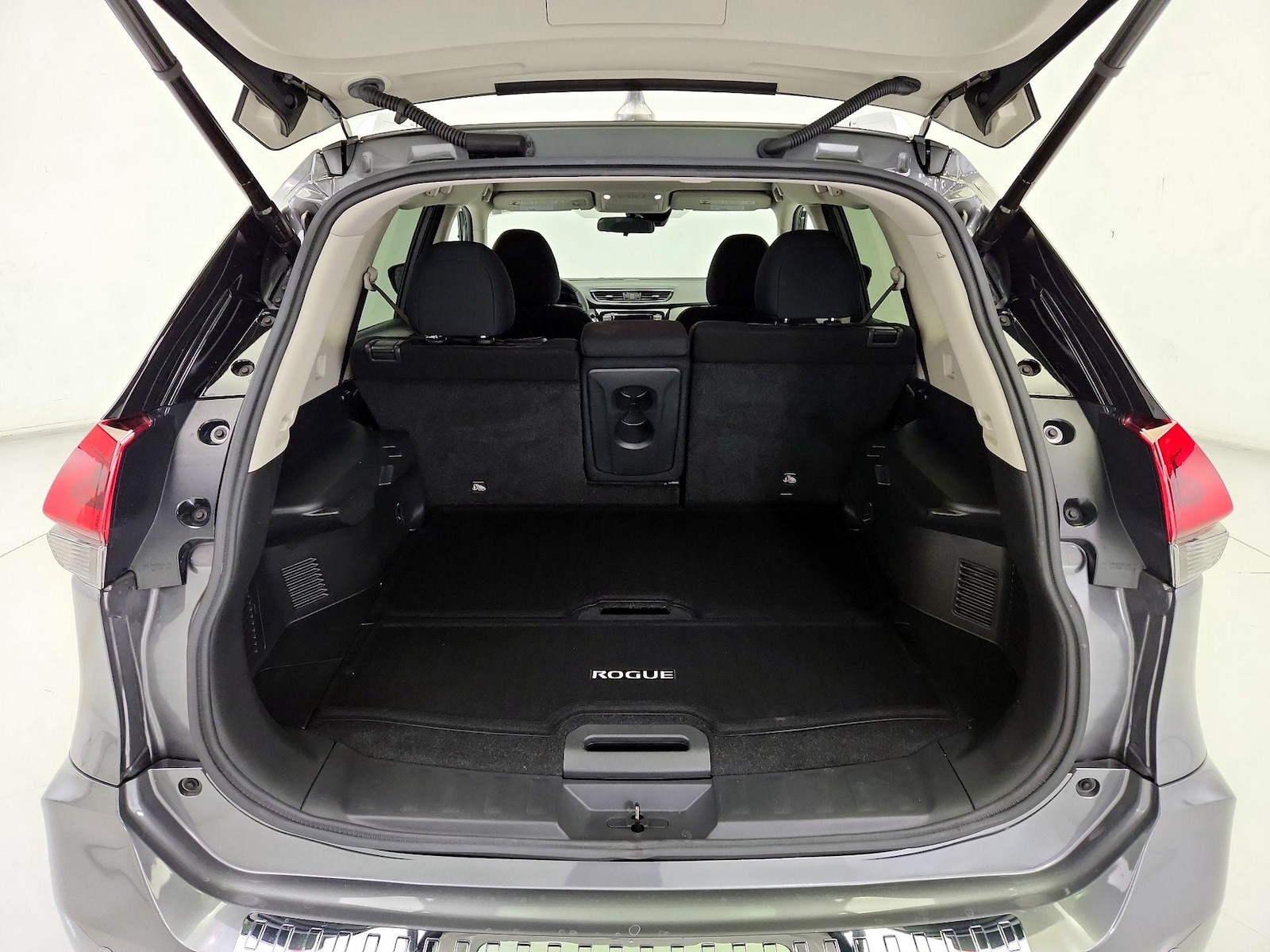 2020 Nissan Rogue SV - Photo 21