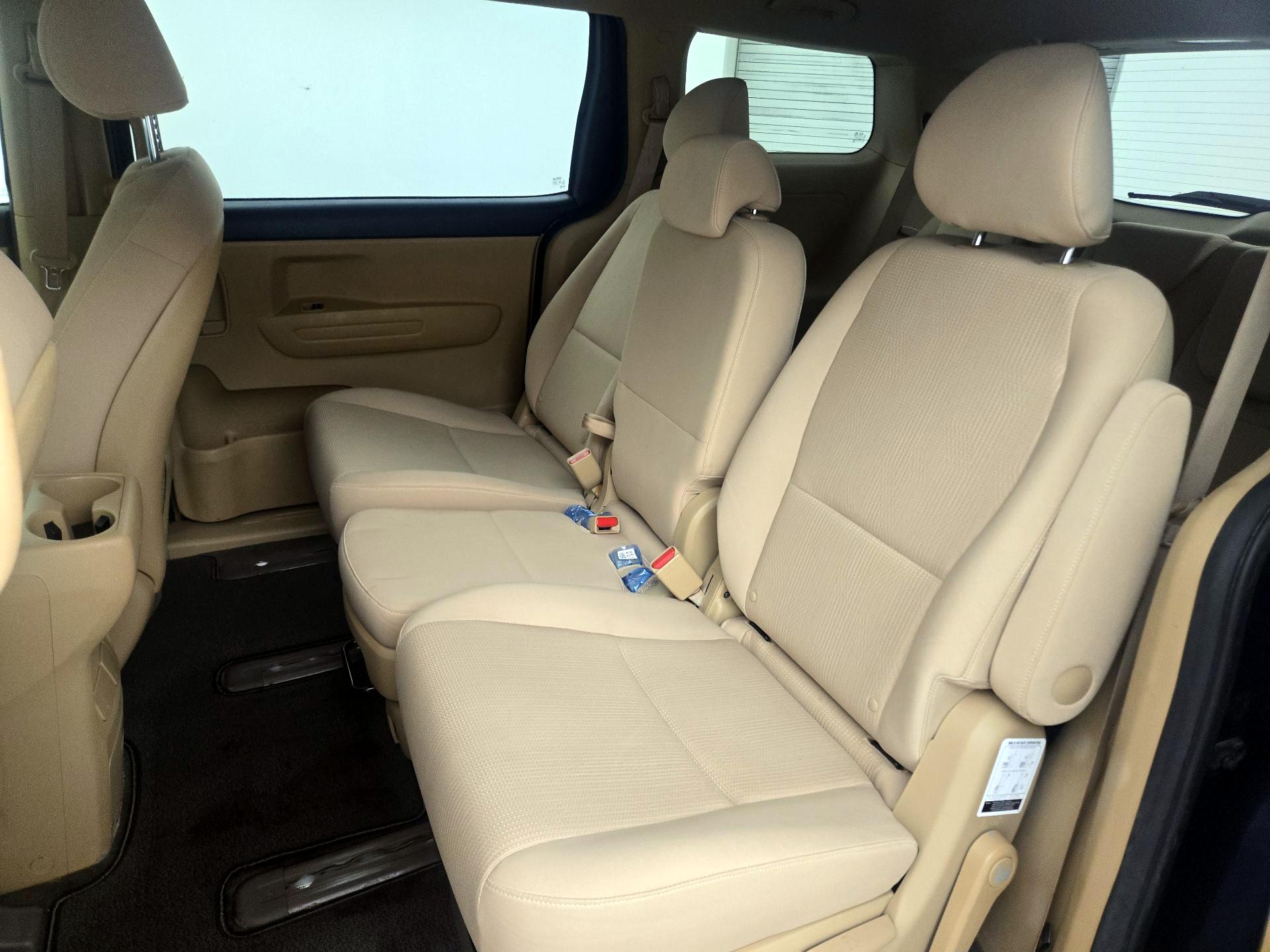 Thumbnail: 2019 Kia Sedona - 19