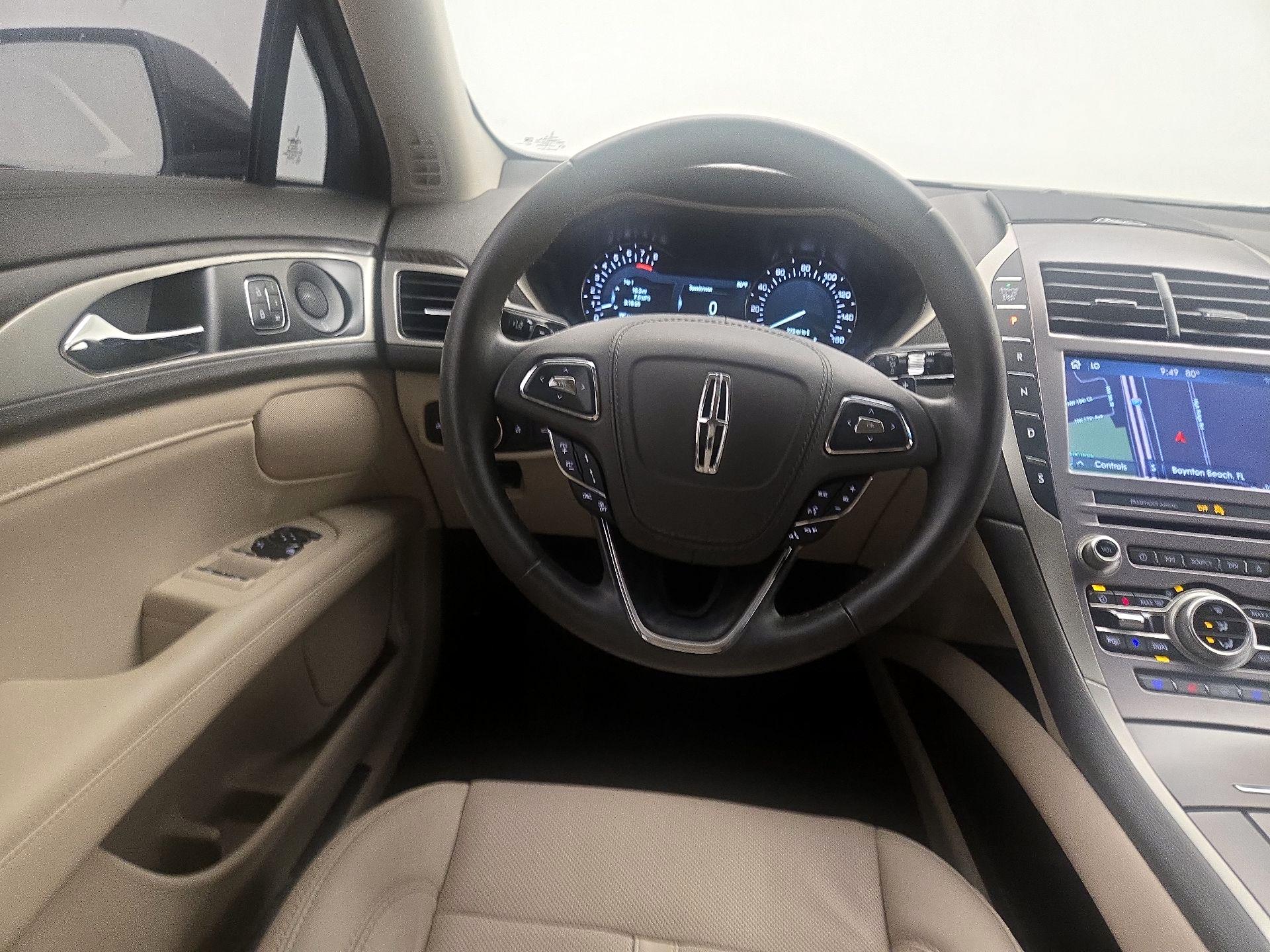 Thumbnail: 2019 Lincoln MKZ - 10