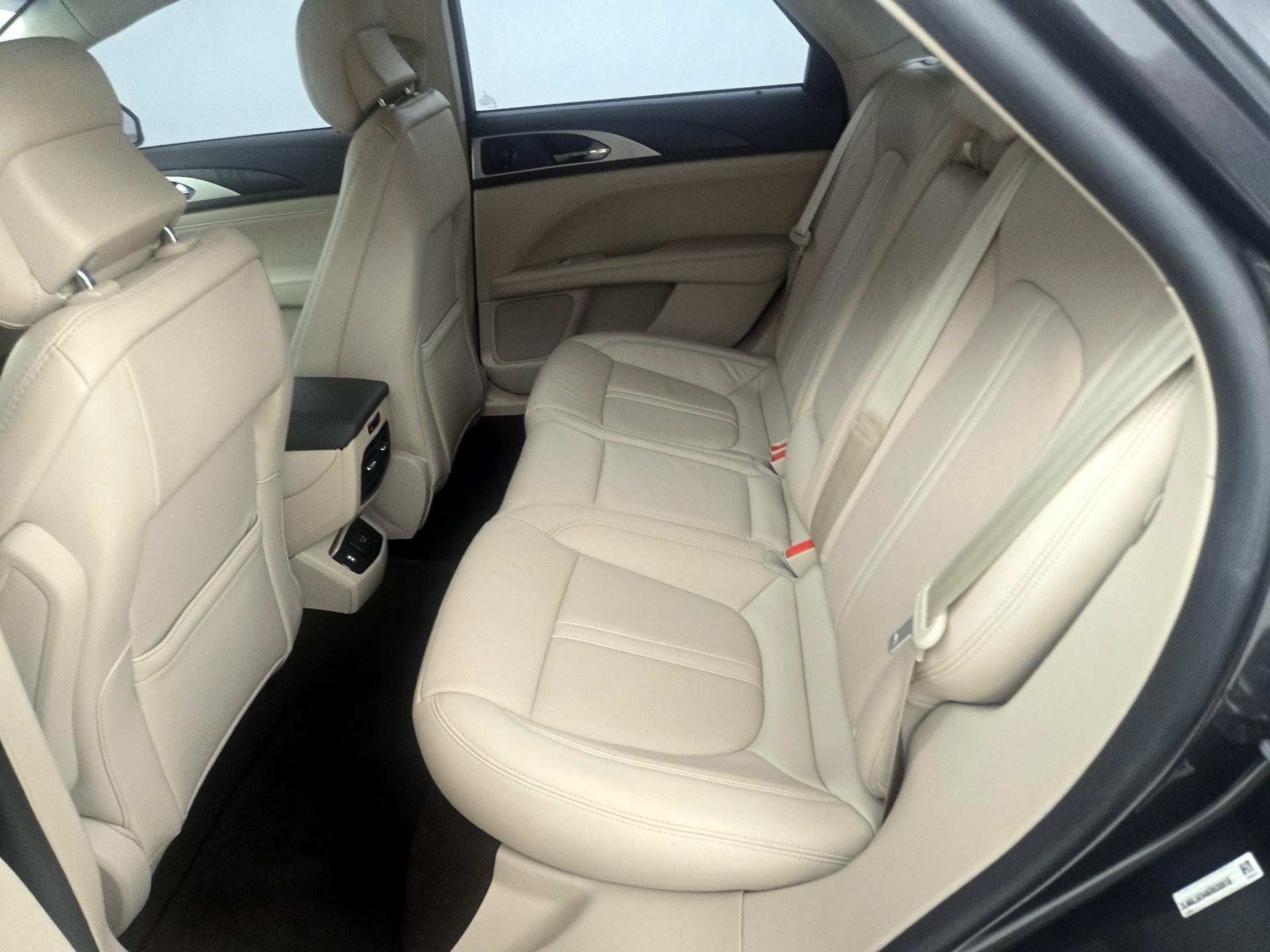 Thumbnail: 2019 Lincoln MKZ - 20