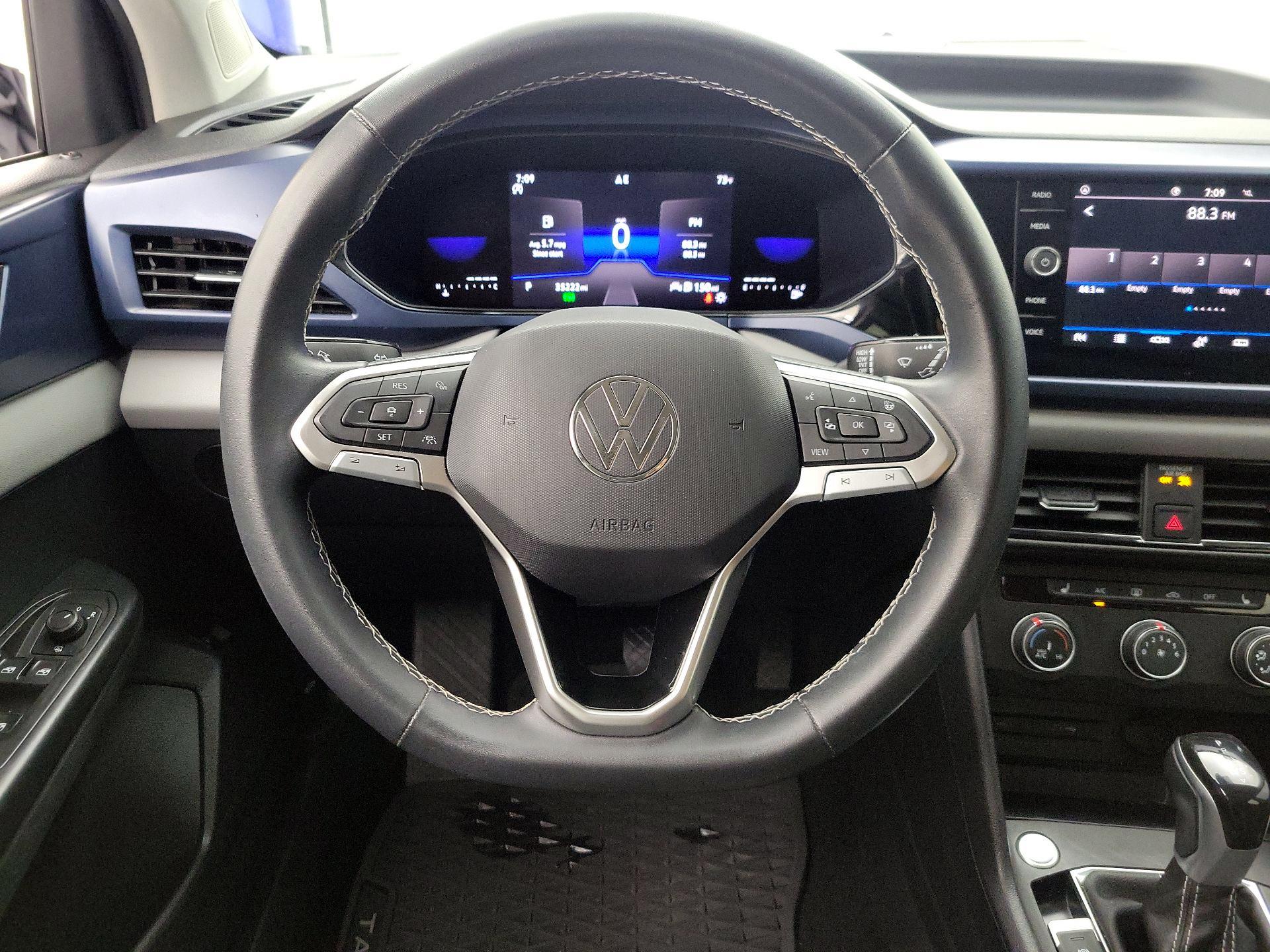 Thumbnail: 2022 Volkswagen Taos - 10