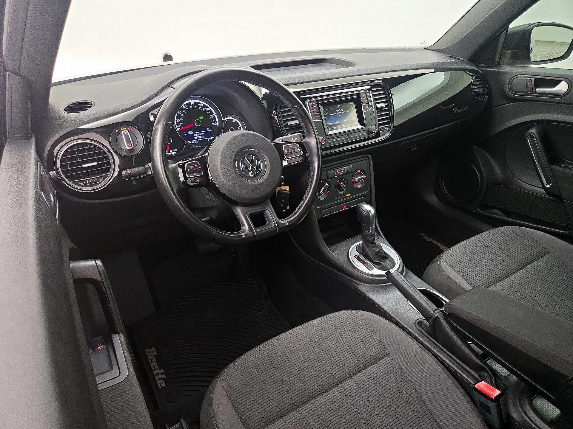 Thumbnail: 2016 Volkswagen Beetle - 9