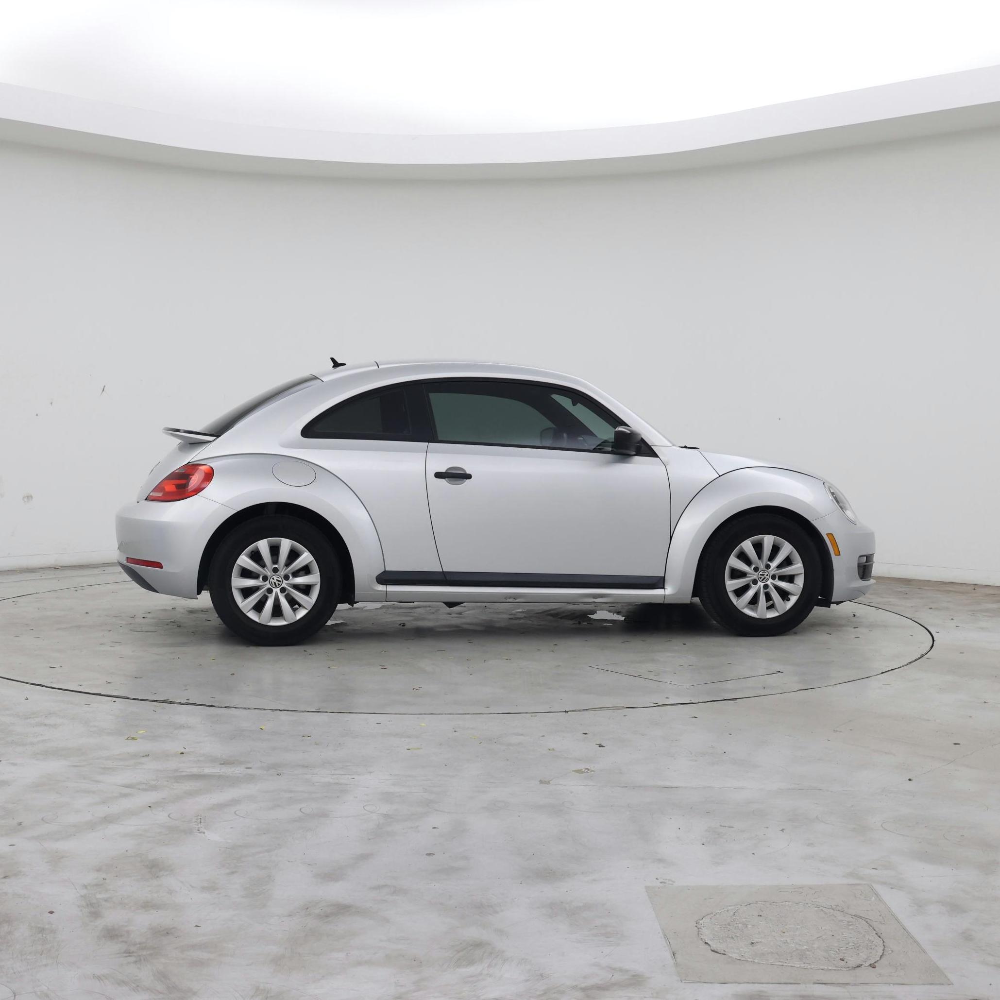 Thumbnail: 2016 Volkswagen Beetle - 7