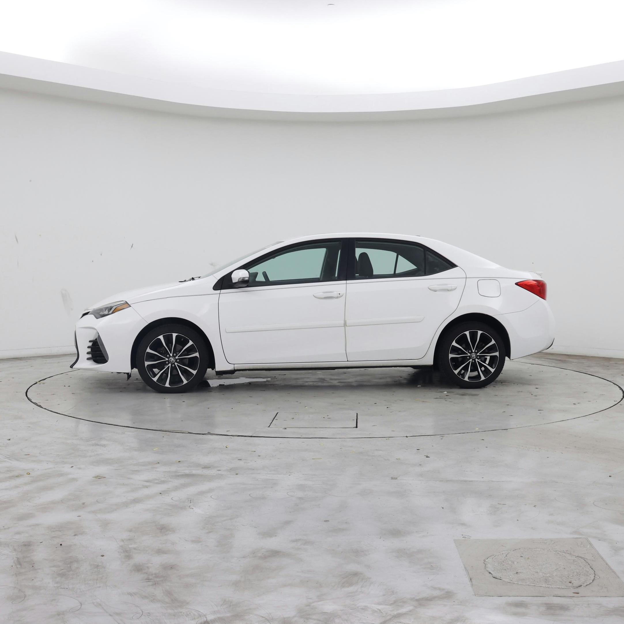 Thumbnail: 2019 Toyota Corolla - 3