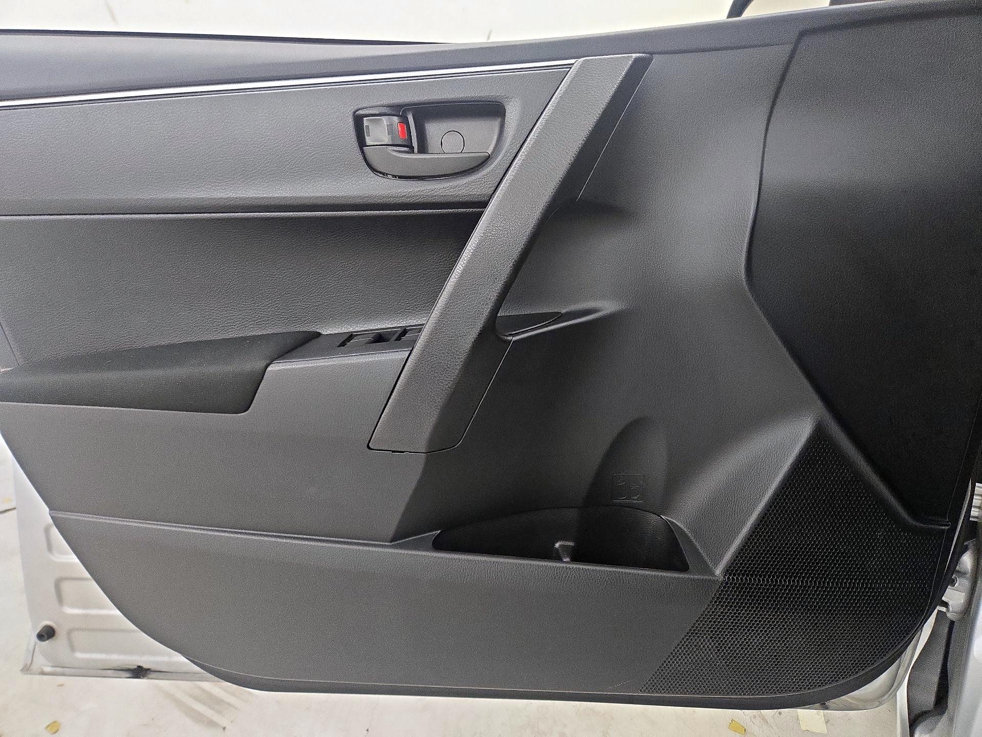 Thumbnail: 2015 Toyota Corolla - 12
