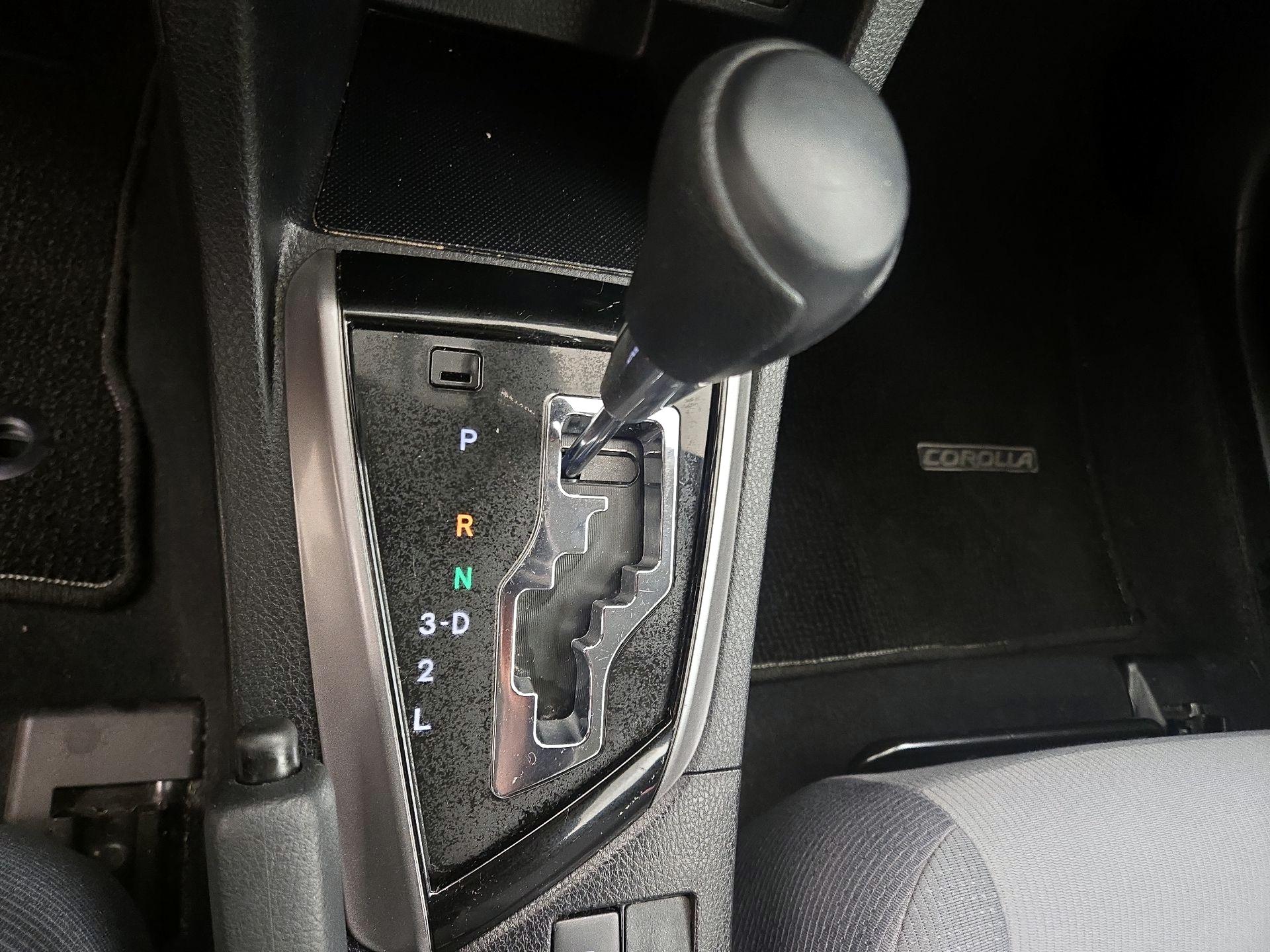 Thumbnail: 2015 Toyota Corolla - 16
