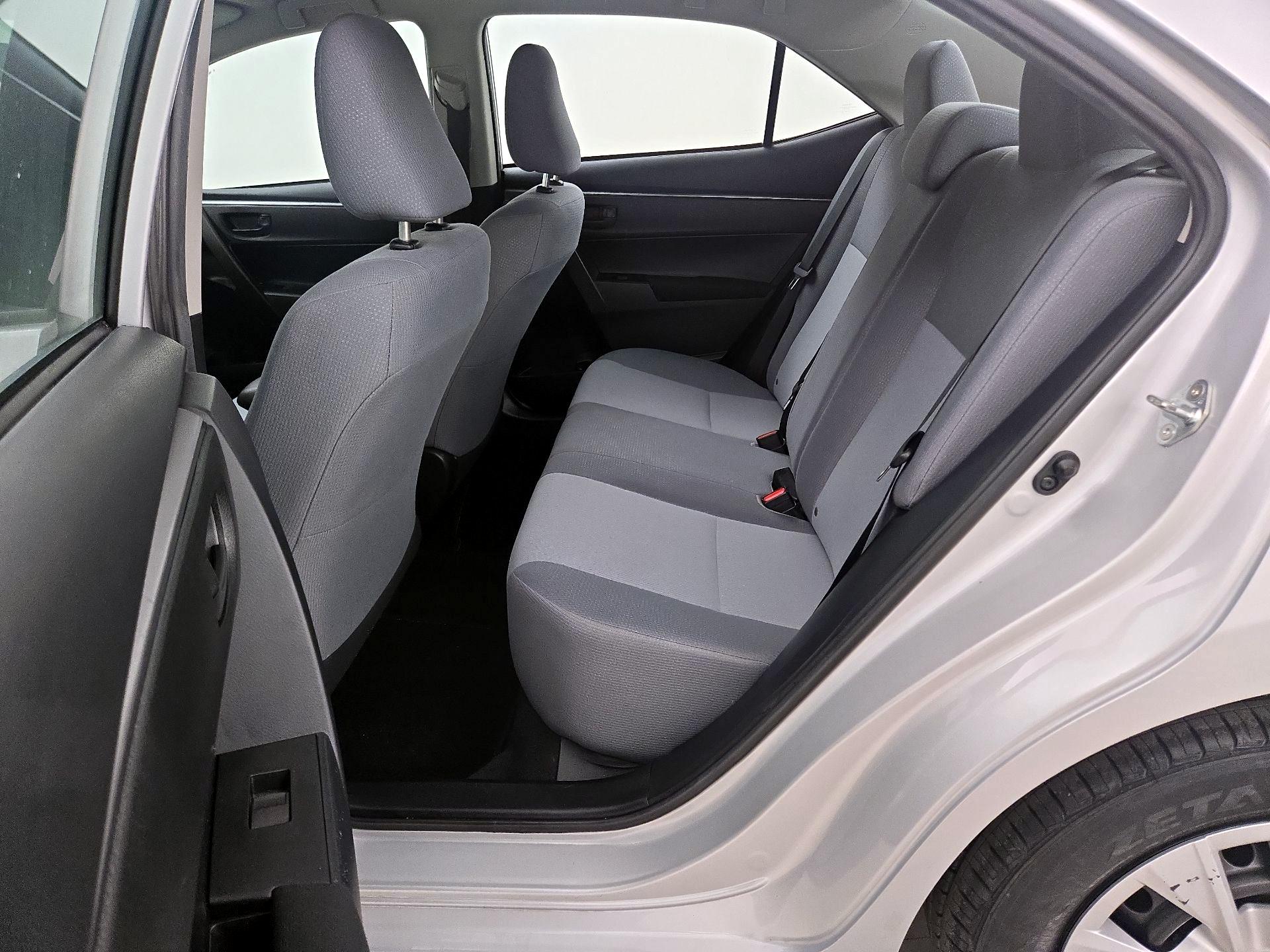 Thumbnail: 2015 Toyota Corolla - 18