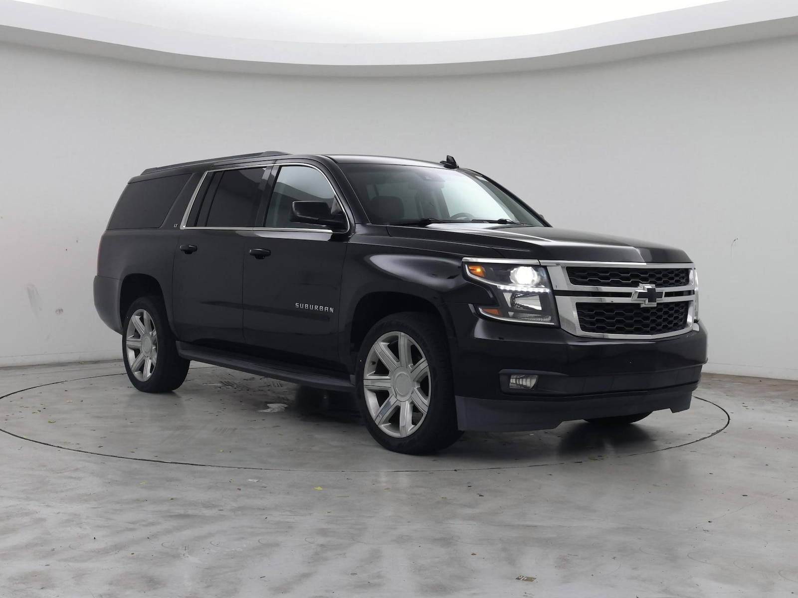 2017 Chevrolet Suburban LT - Photo 2