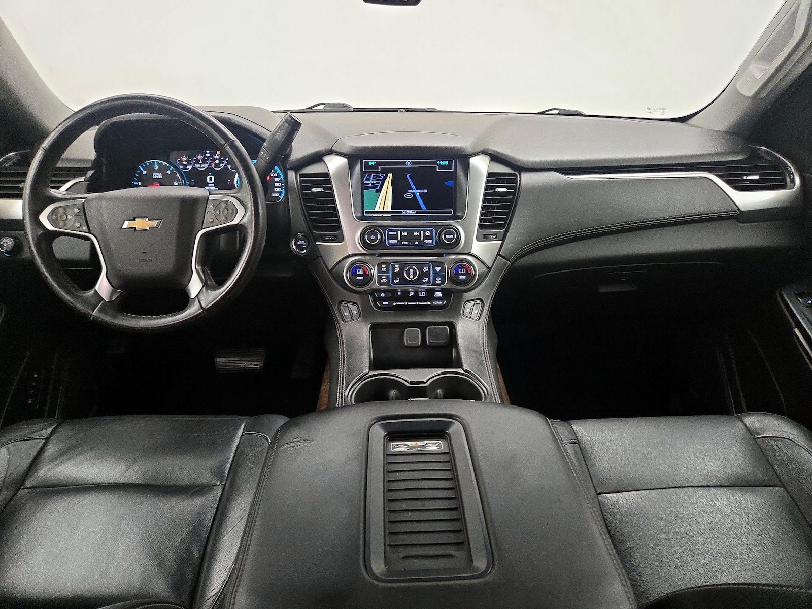 2017 Chevrolet Suburban LT - Photo 10
