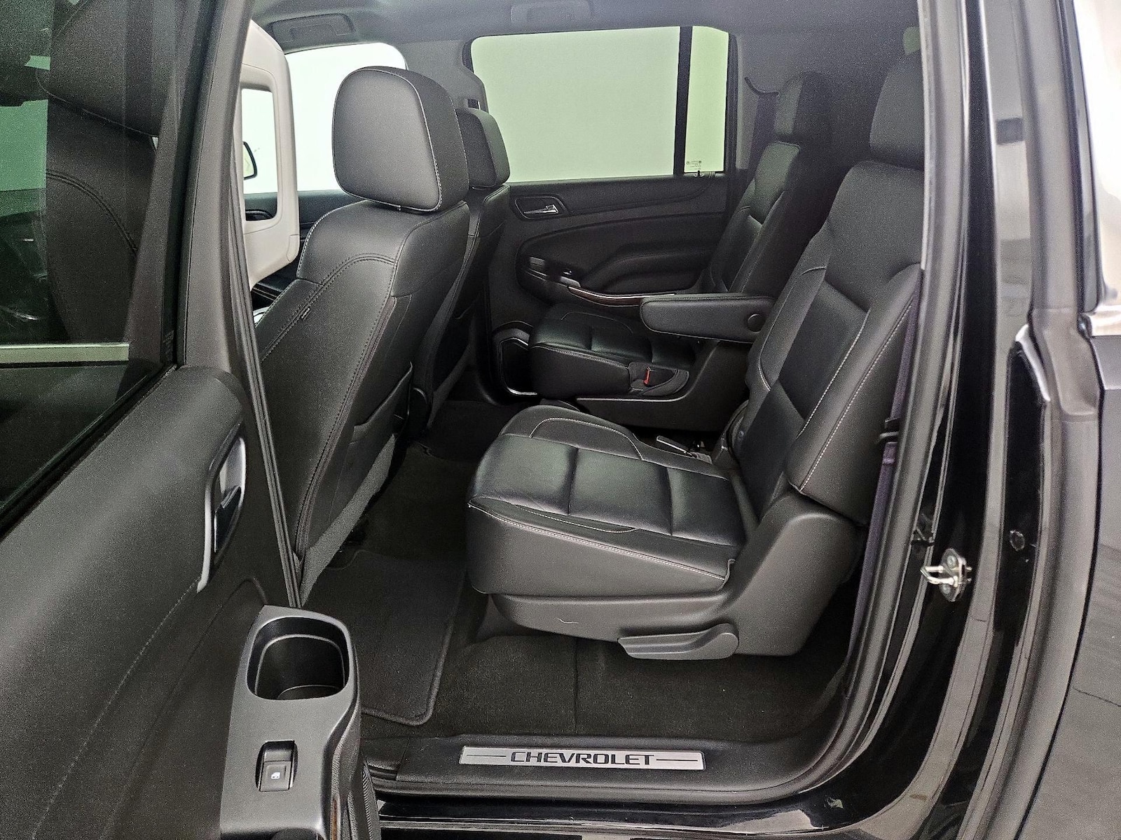 2017 Chevrolet Suburban LT - Photo 21
