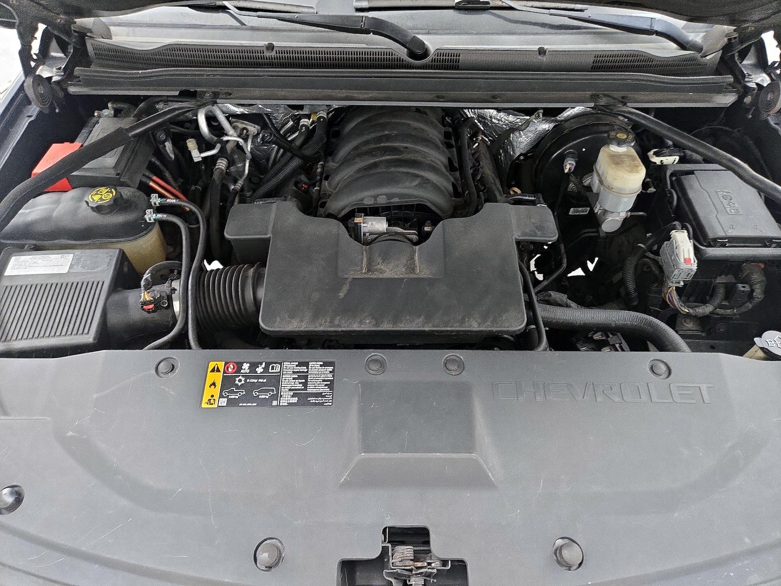 2017 Chevrolet Suburban LT - Photo 24