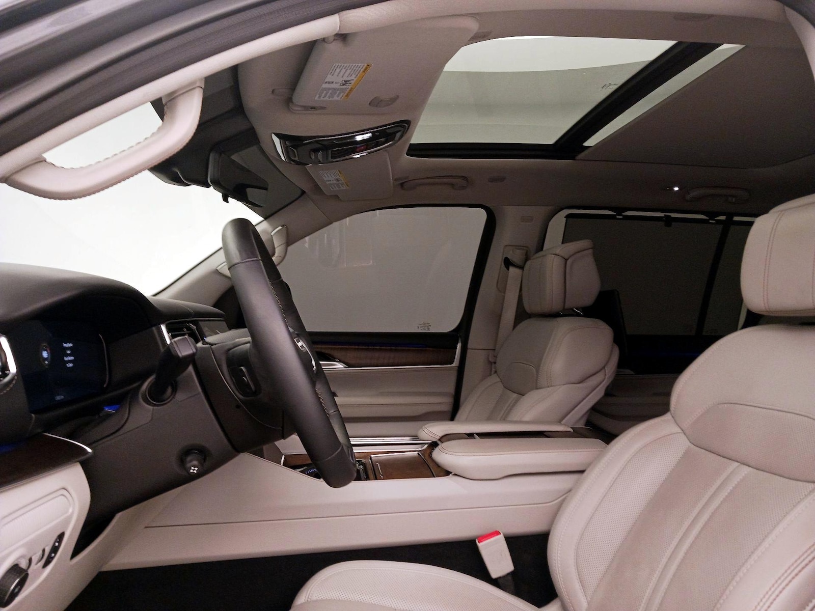 Panoramic Sunroof & Skylight(s)
