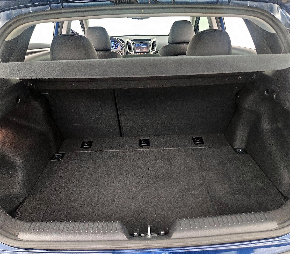 Trunk/Cargo (Seats Up)