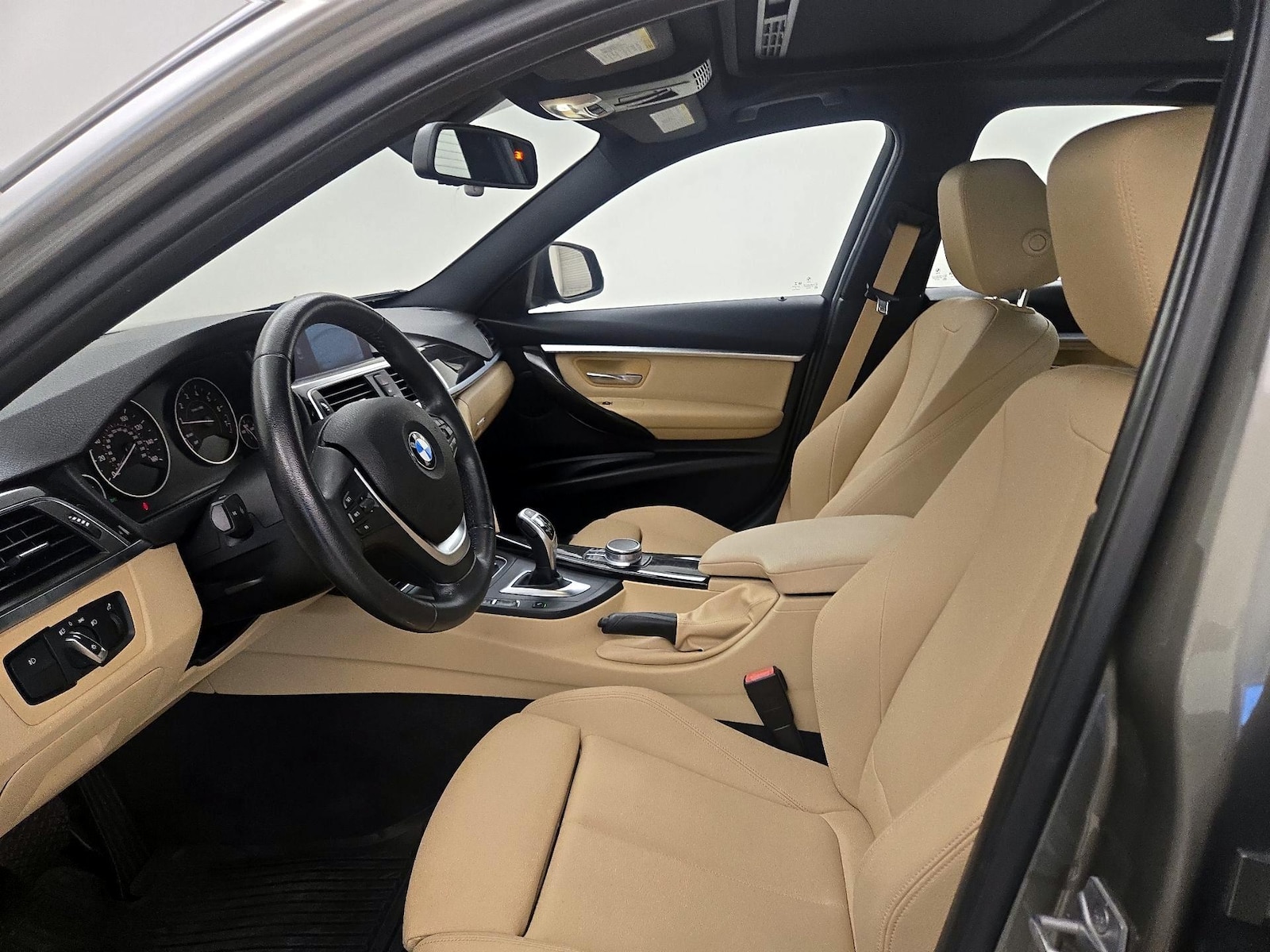 Power Seat(s) & Leather Seats