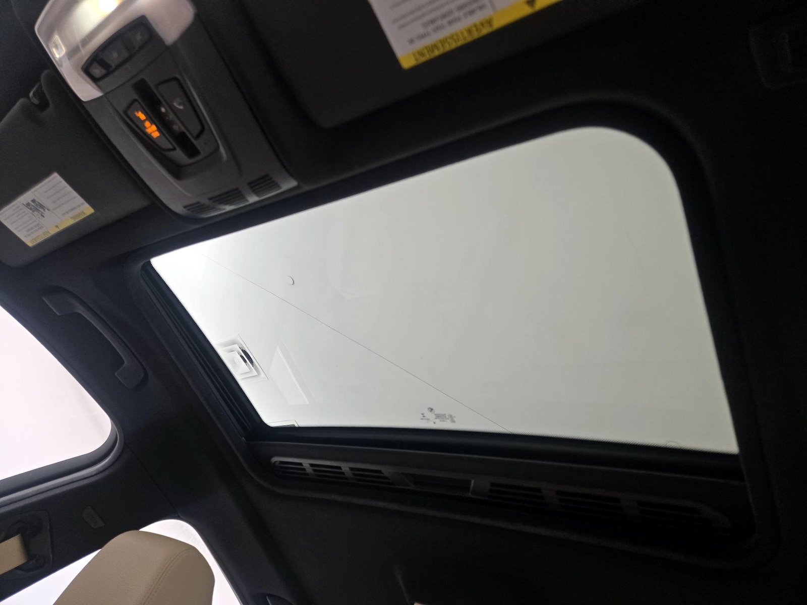 Sunroof(s) & Overhead Airbags