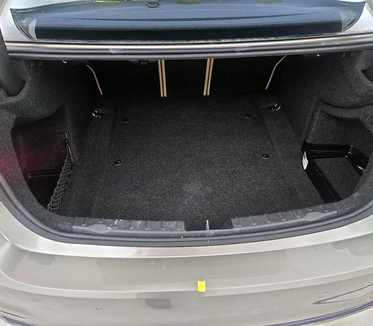 Trunk/Cargo (Seats Up)
