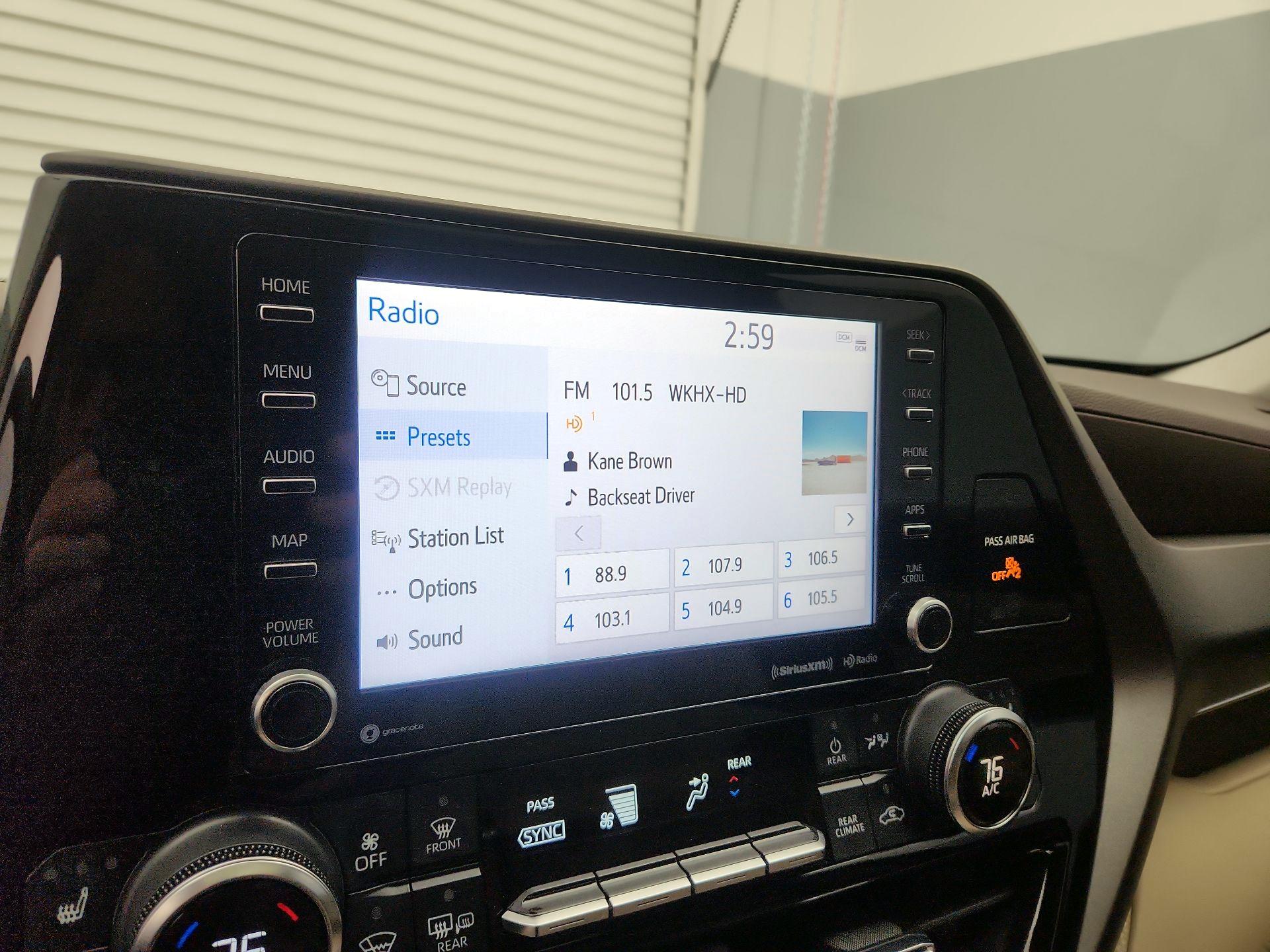 Thumbnail: 2022 Toyota Highlander - 15