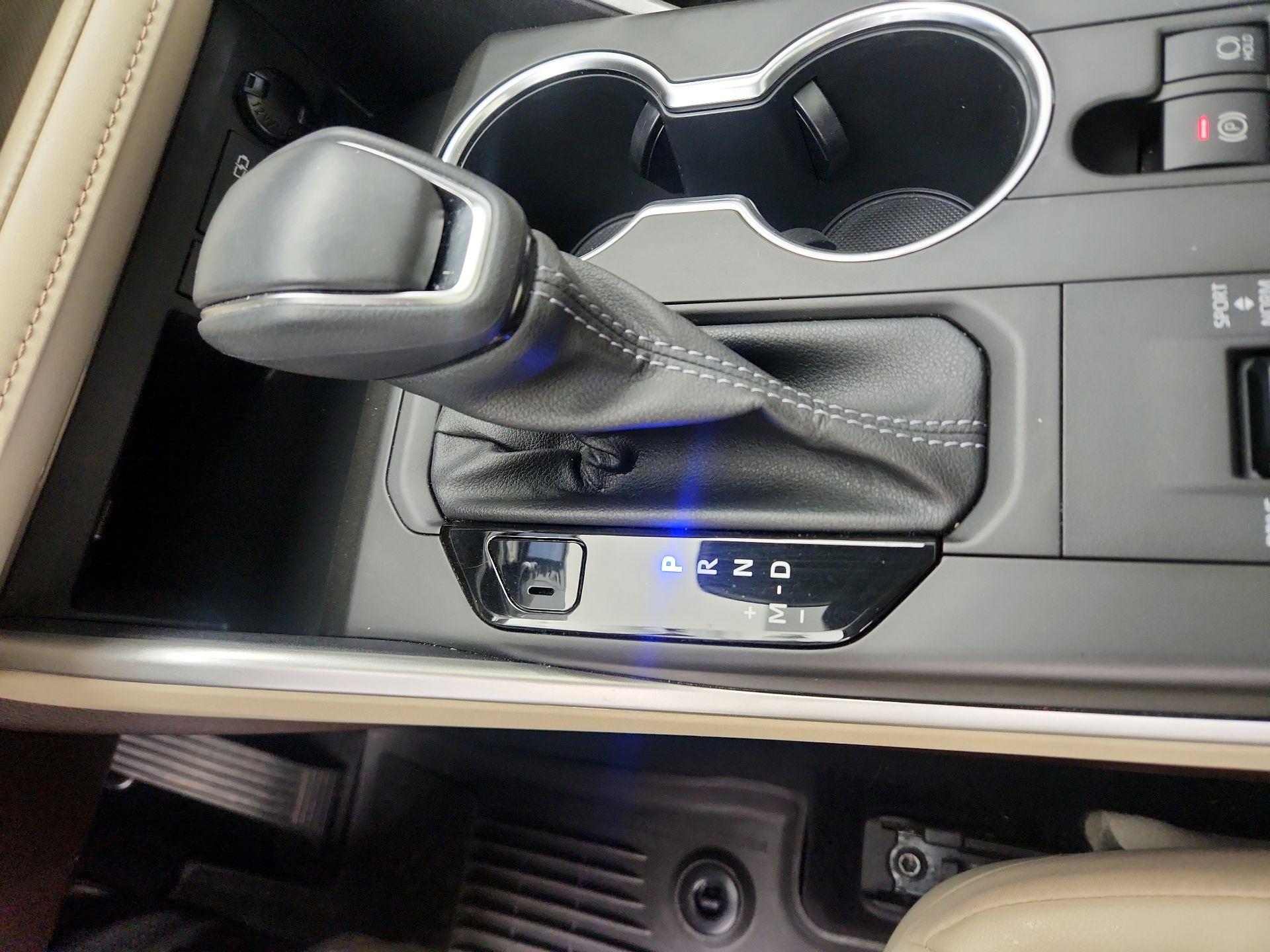 Thumbnail: 2022 Toyota Highlander - 17