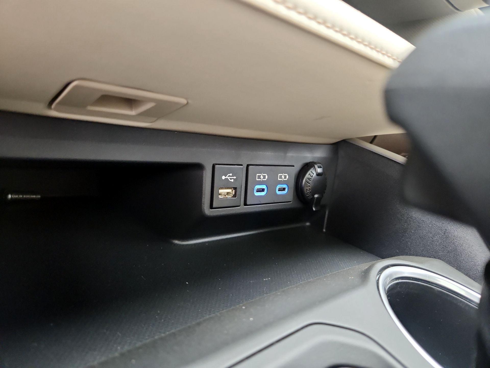 Thumbnail: 2022 Toyota Highlander - 18