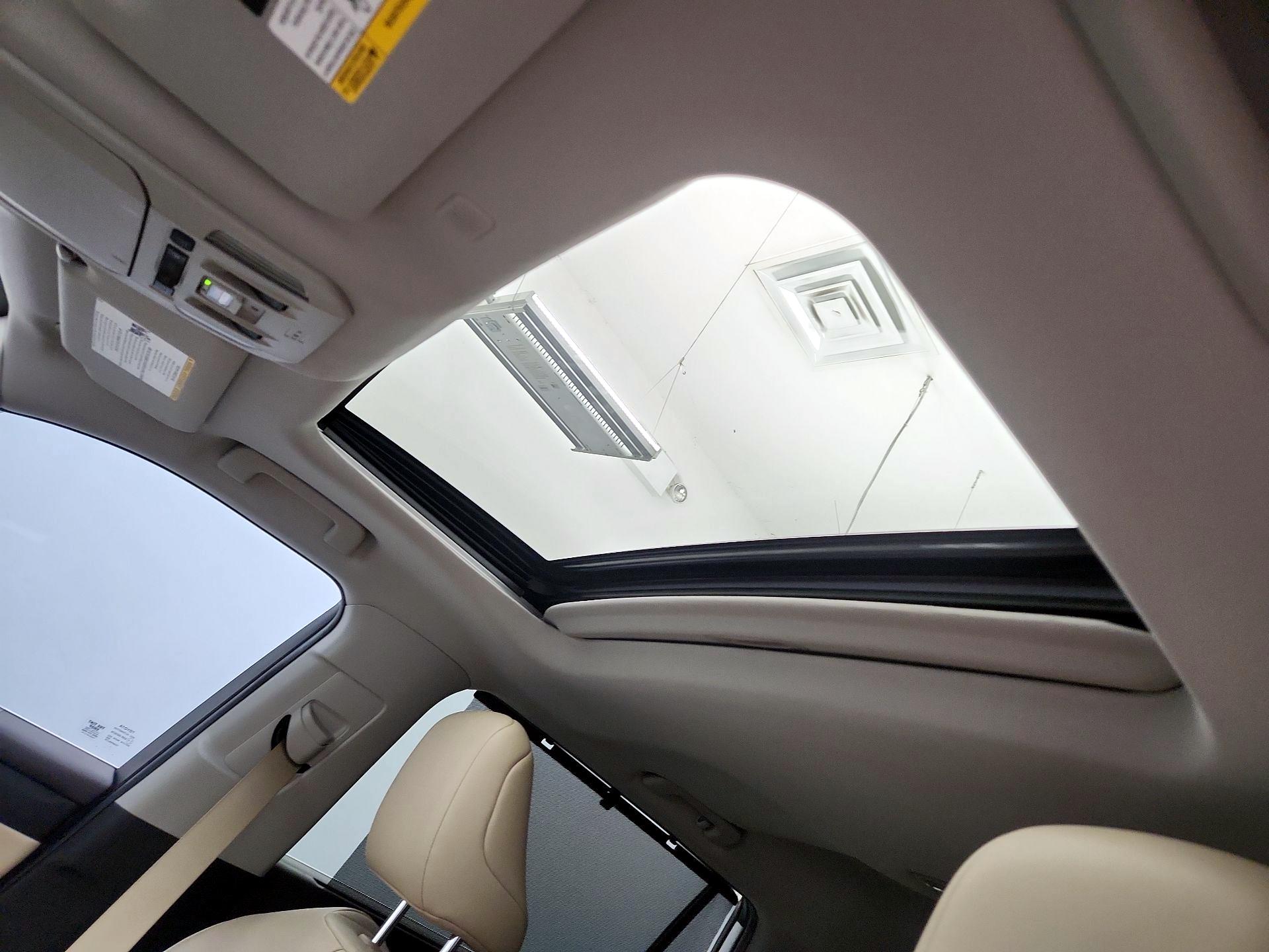 Thumbnail: 2022 Toyota Highlander - 19