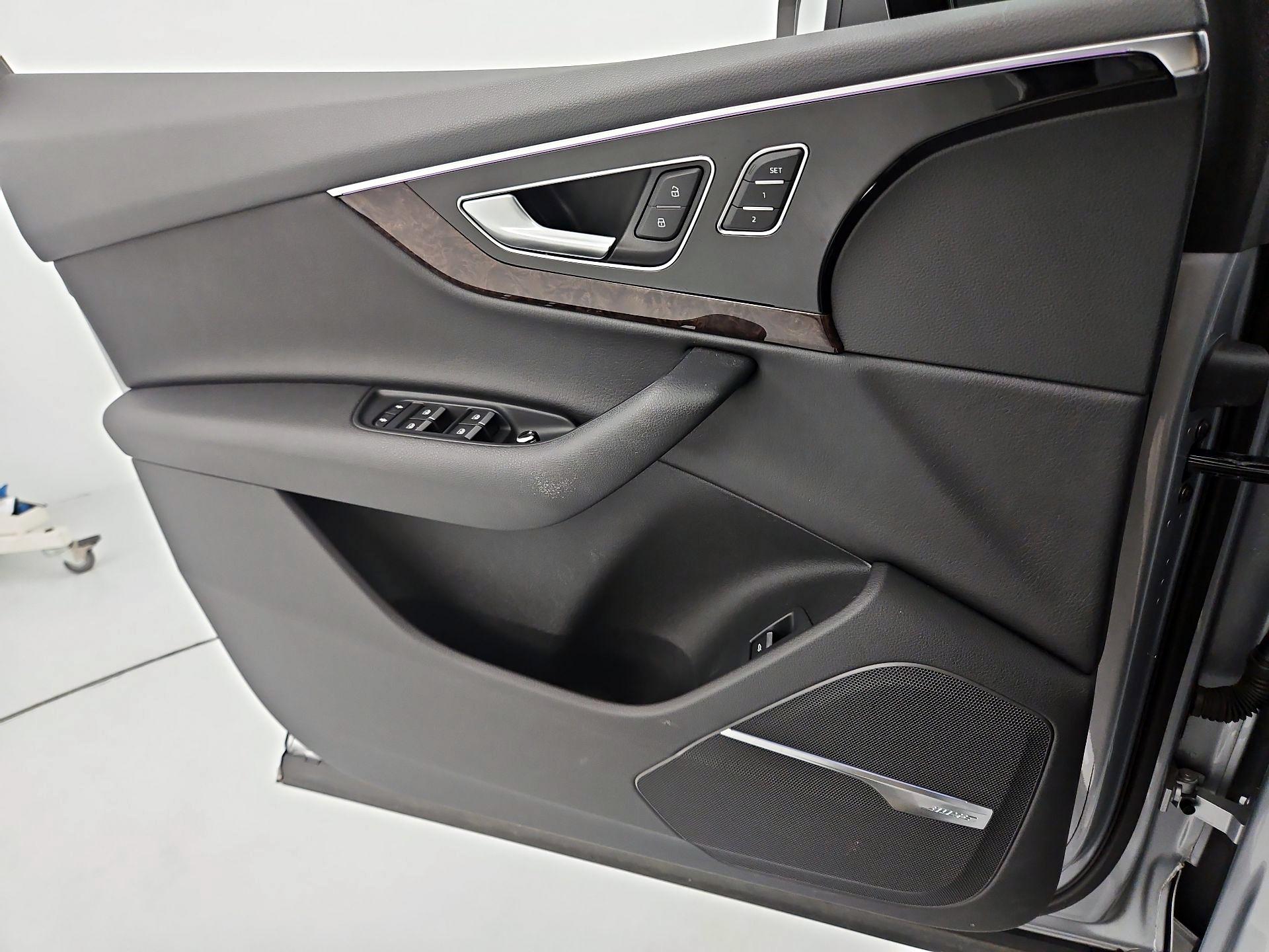 Thumbnail: 2018 Audi Q7 - 12