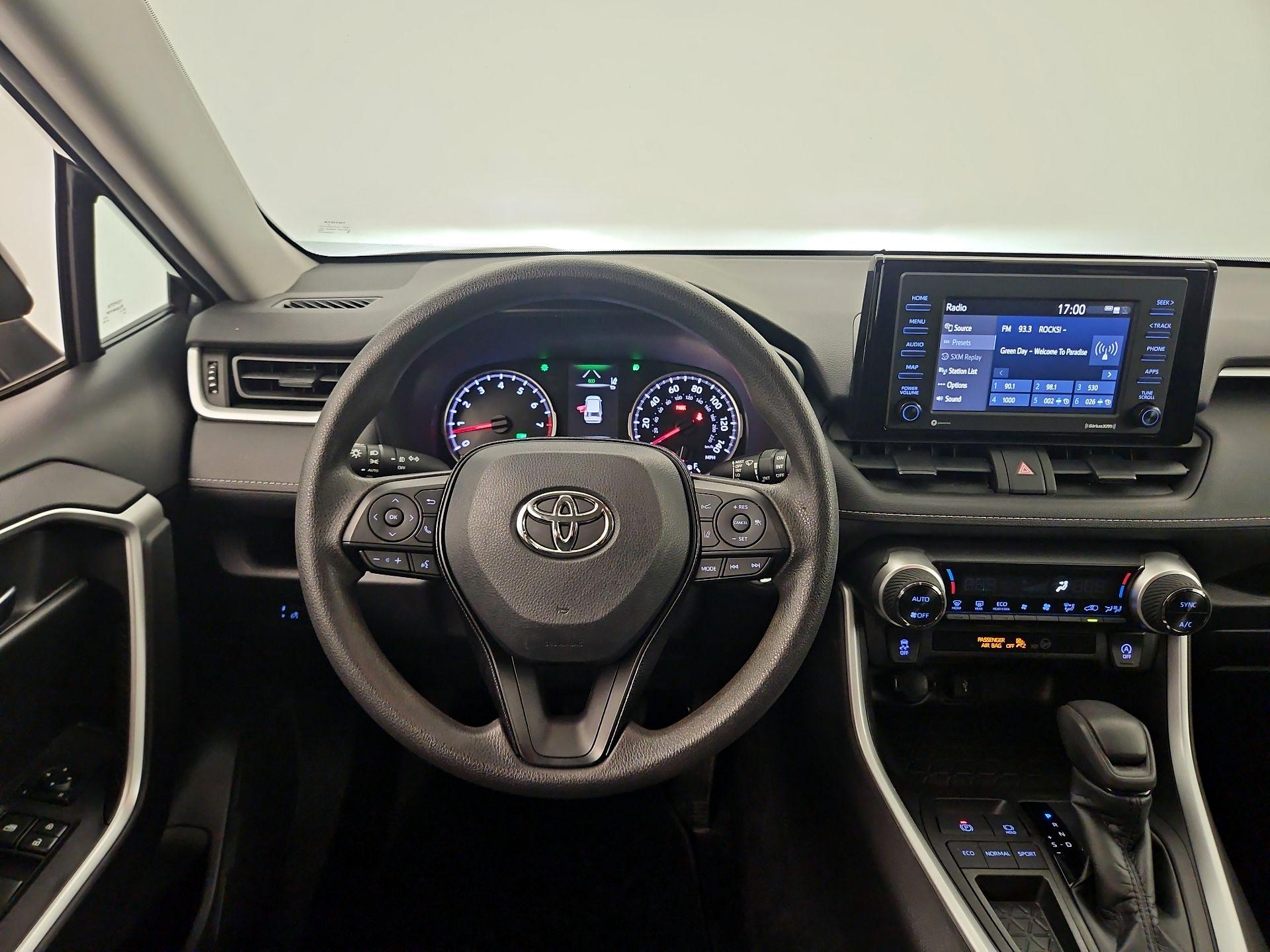 Thumbnail: 2021 Toyota RAV4 - 10