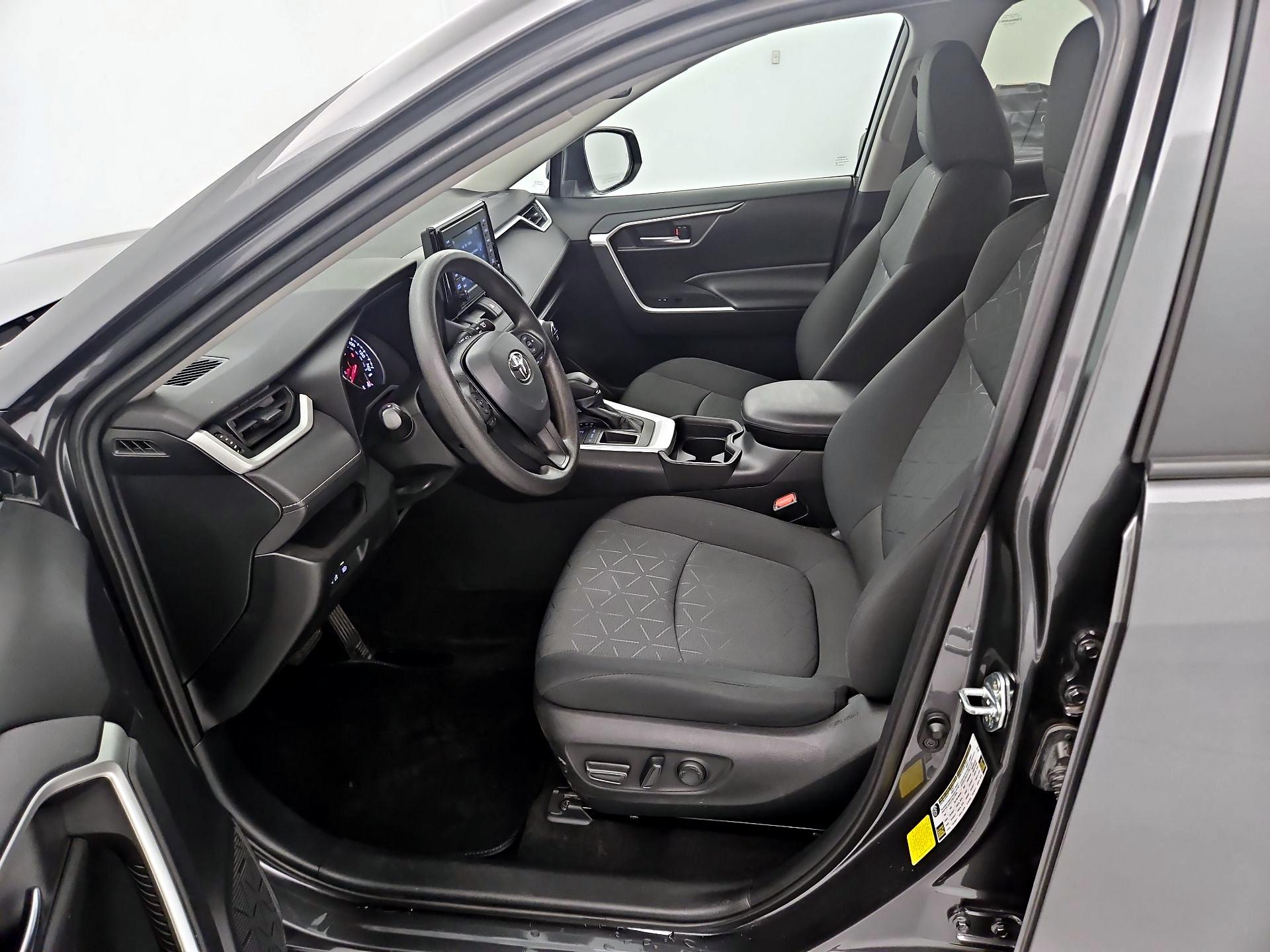 Thumbnail: 2021 Toyota RAV4 - 11