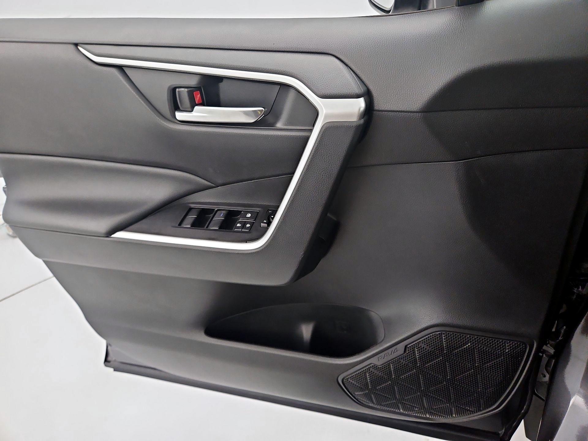 Thumbnail: 2021 Toyota RAV4 - 12