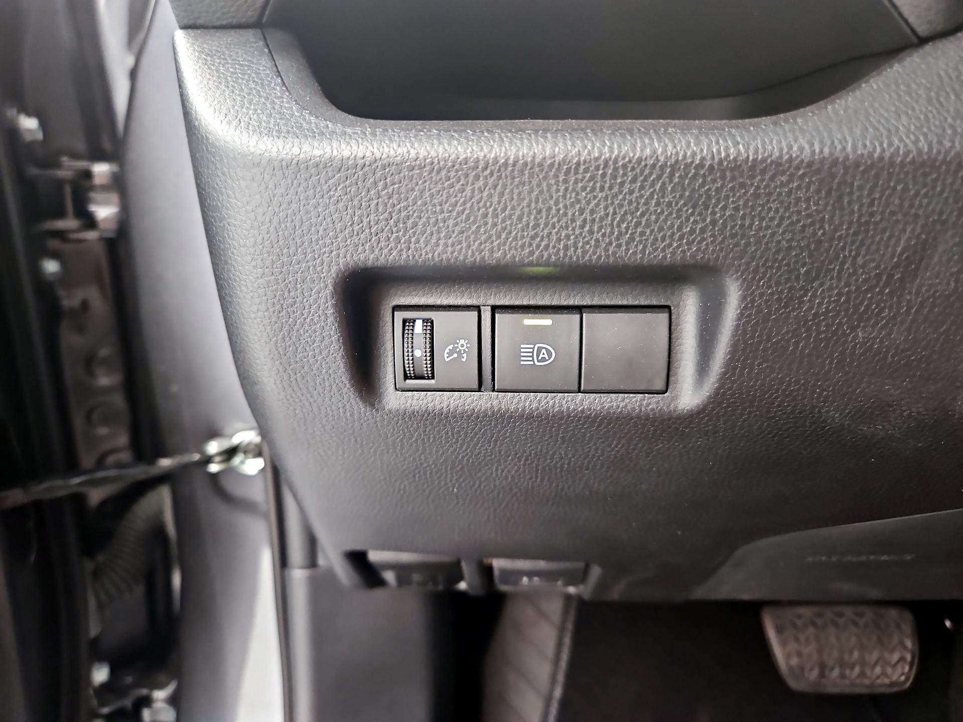 Thumbnail: 2021 Toyota RAV4 - 13