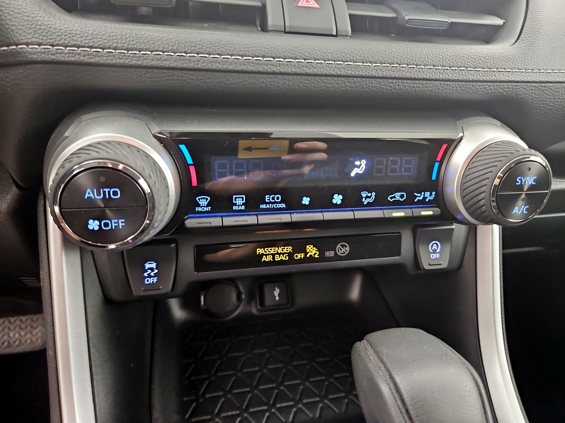 Thumbnail: 2021 Toyota RAV4 - 16