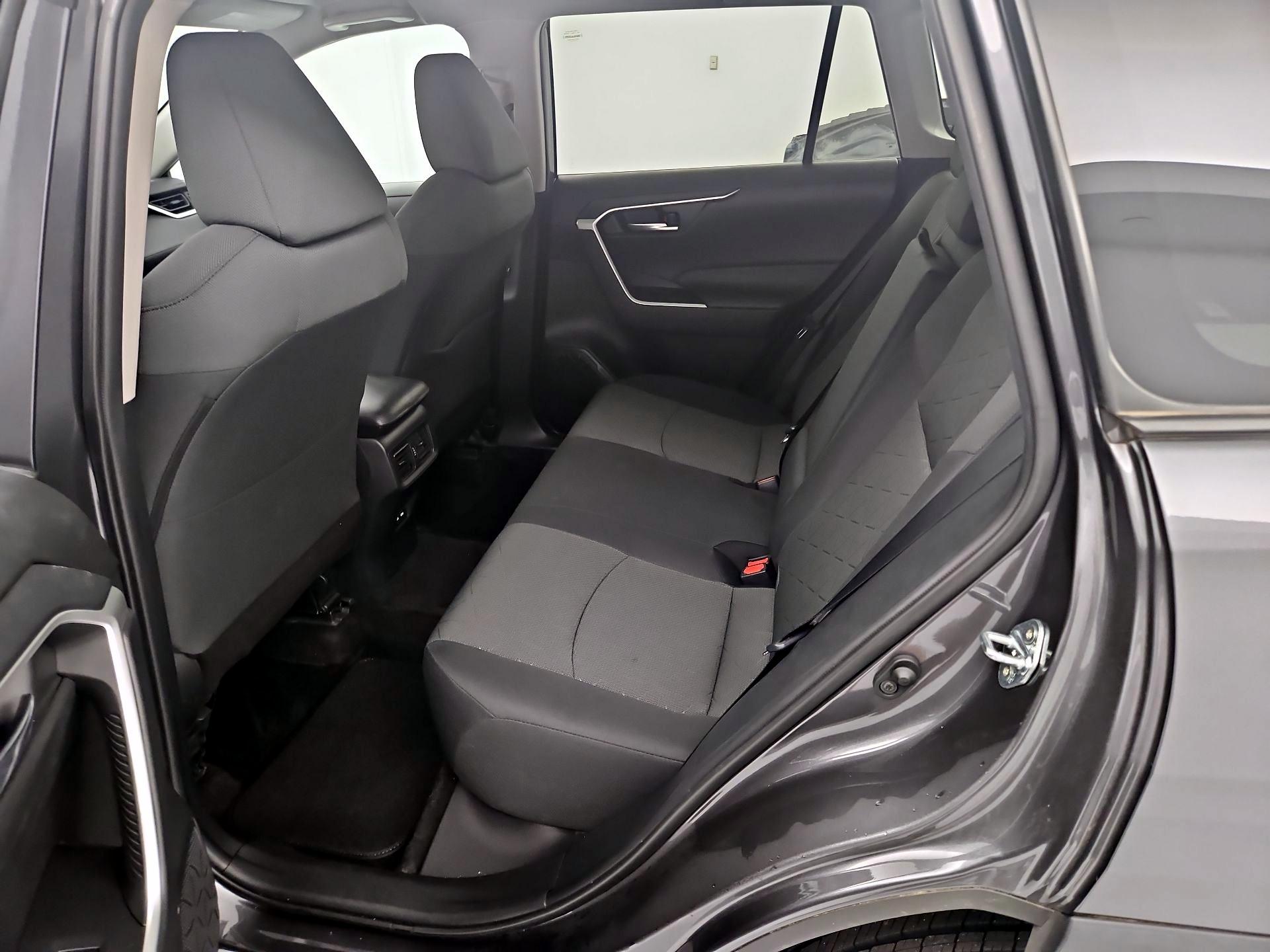 Thumbnail: 2021 Toyota RAV4 - 19