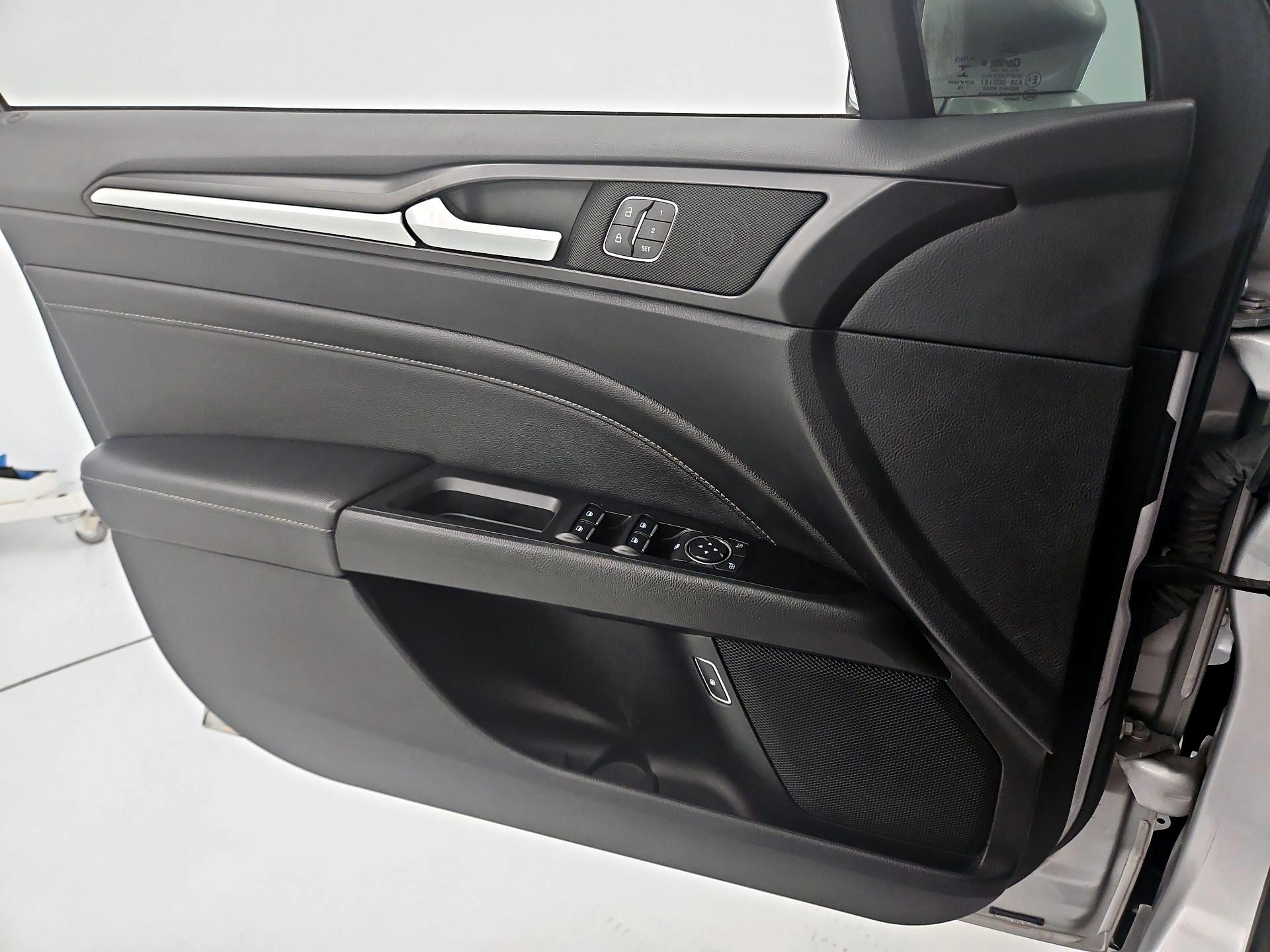 Thumbnail: 2019 Ford Fusion - 12