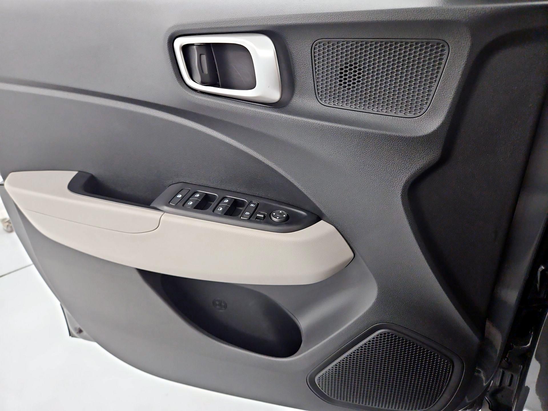 Thumbnail: 2024 Hyundai Venue - 12