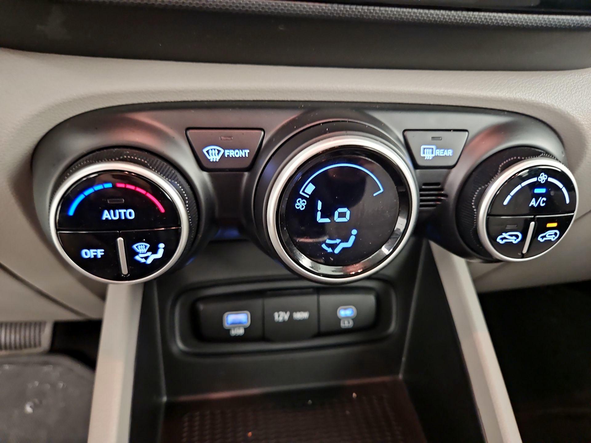 Thumbnail: 2024 Hyundai Venue - 16