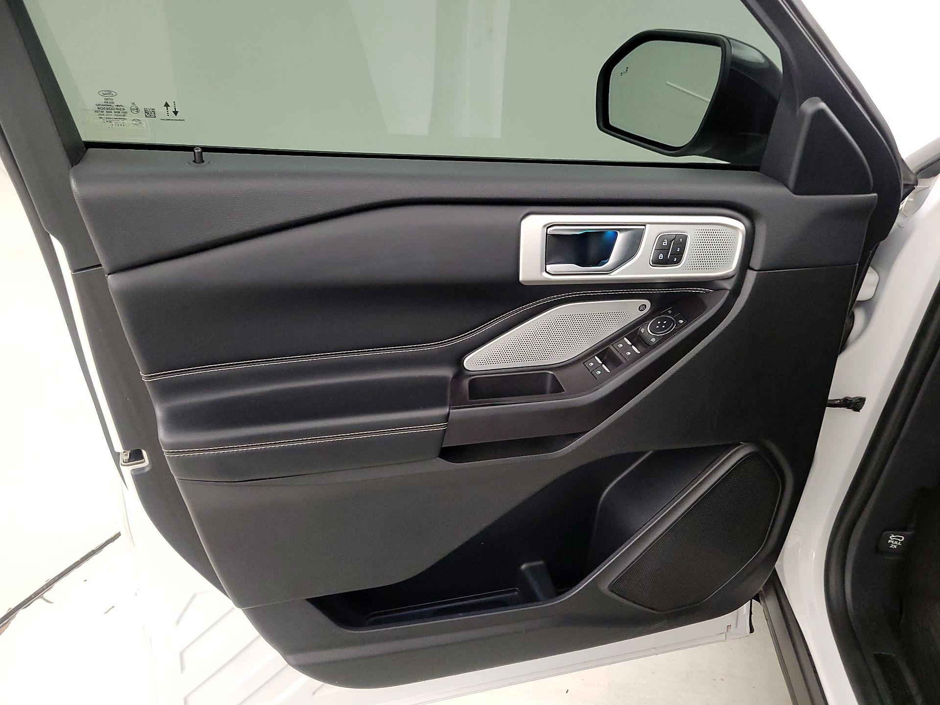 Thumbnail: 2020 Ford Explorer - 12