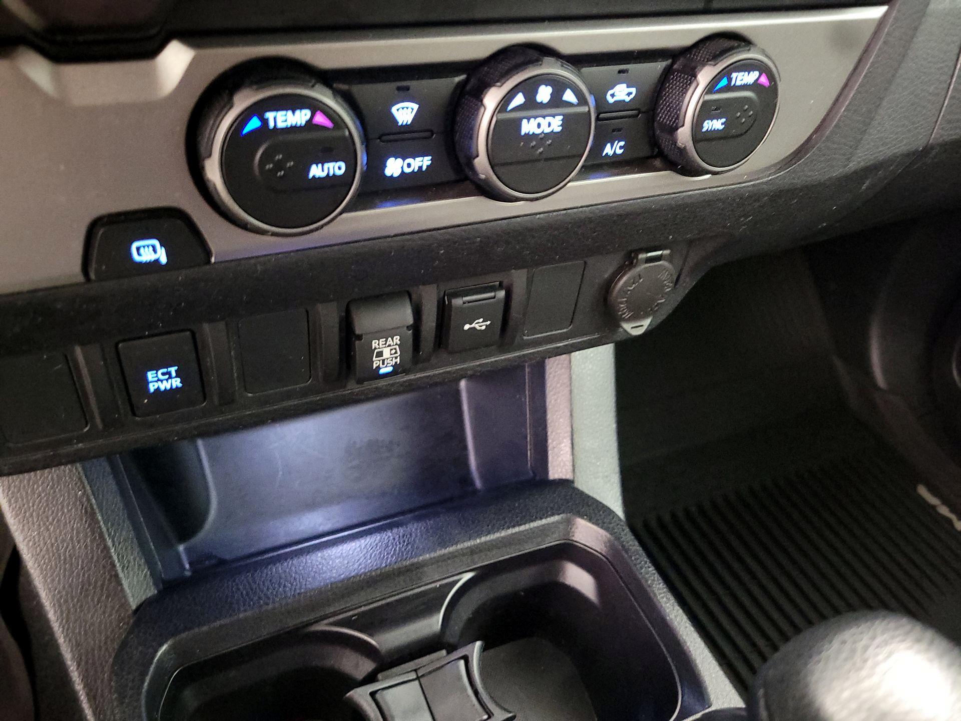 Thumbnail: 2021 Toyota Tacoma - 16