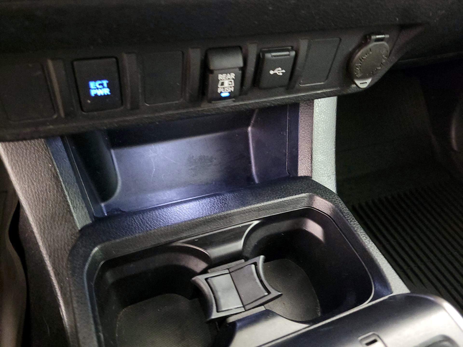 Thumbnail: 2021 Toyota Tacoma - 18