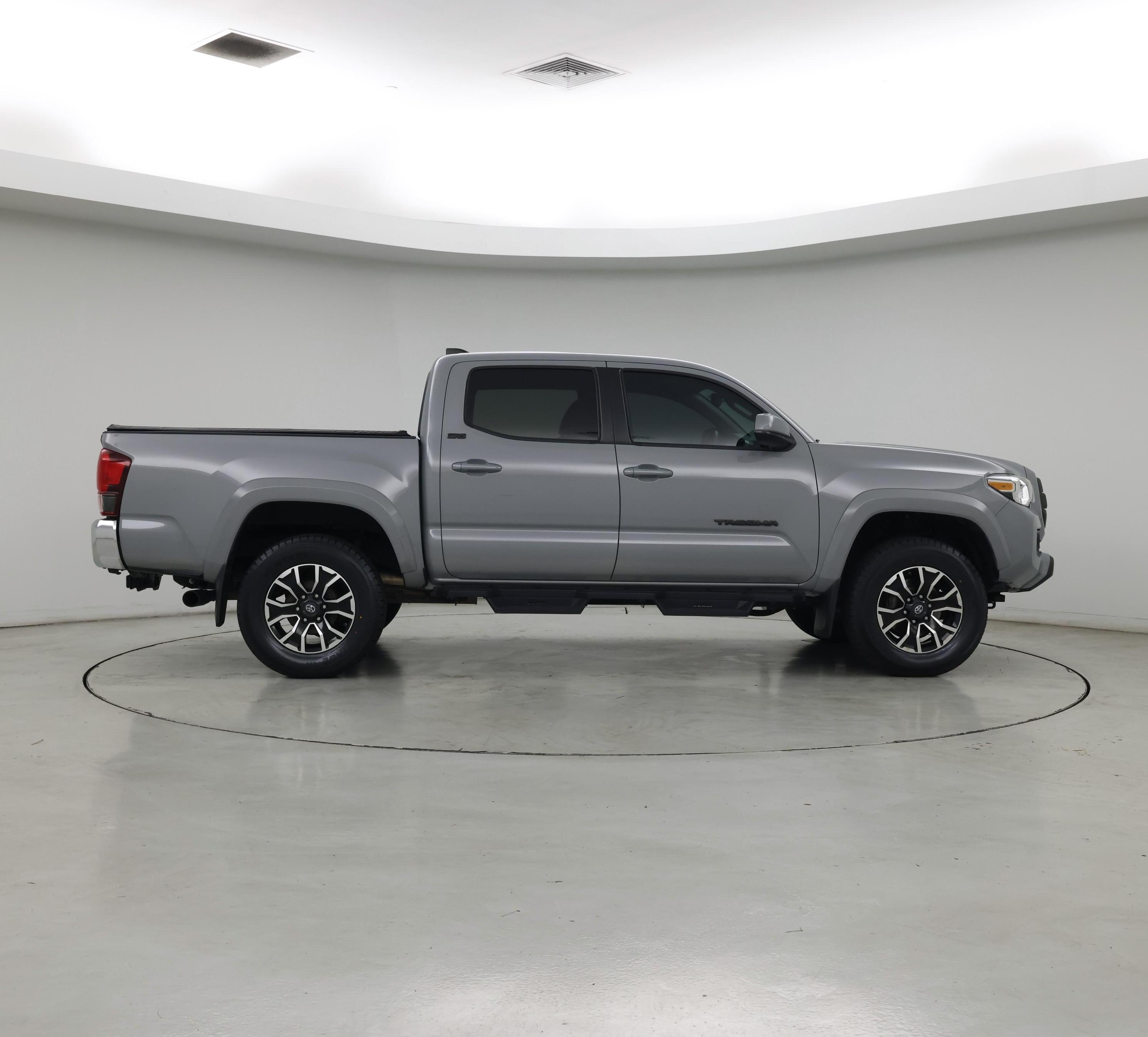 Thumbnail: 2021 Toyota Tacoma - 7