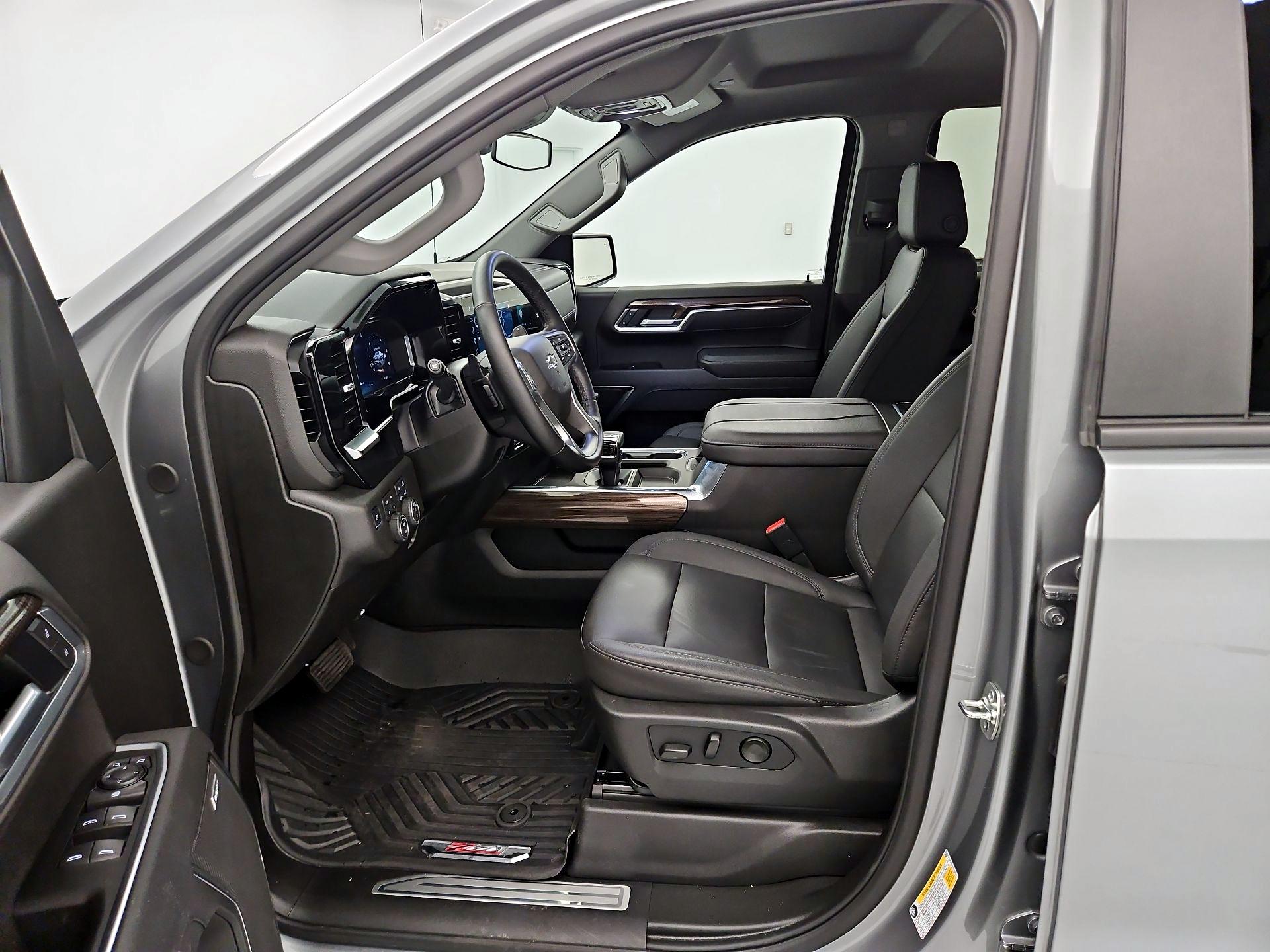 Thumbnail: 2026 Chevrolet Silverado 1500 - 11