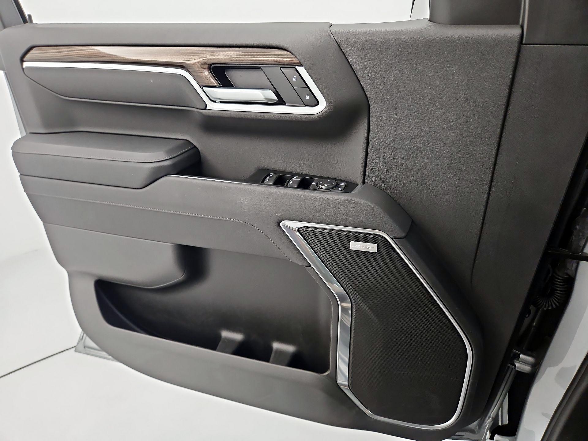 Thumbnail: 2026 Chevrolet Silverado 1500 - 12