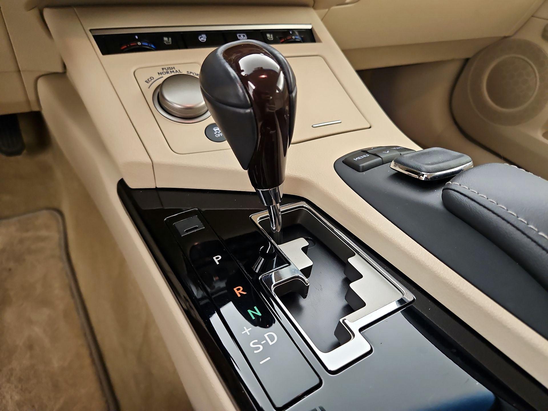 Thumbnail: 2015 Lexus ES - 18