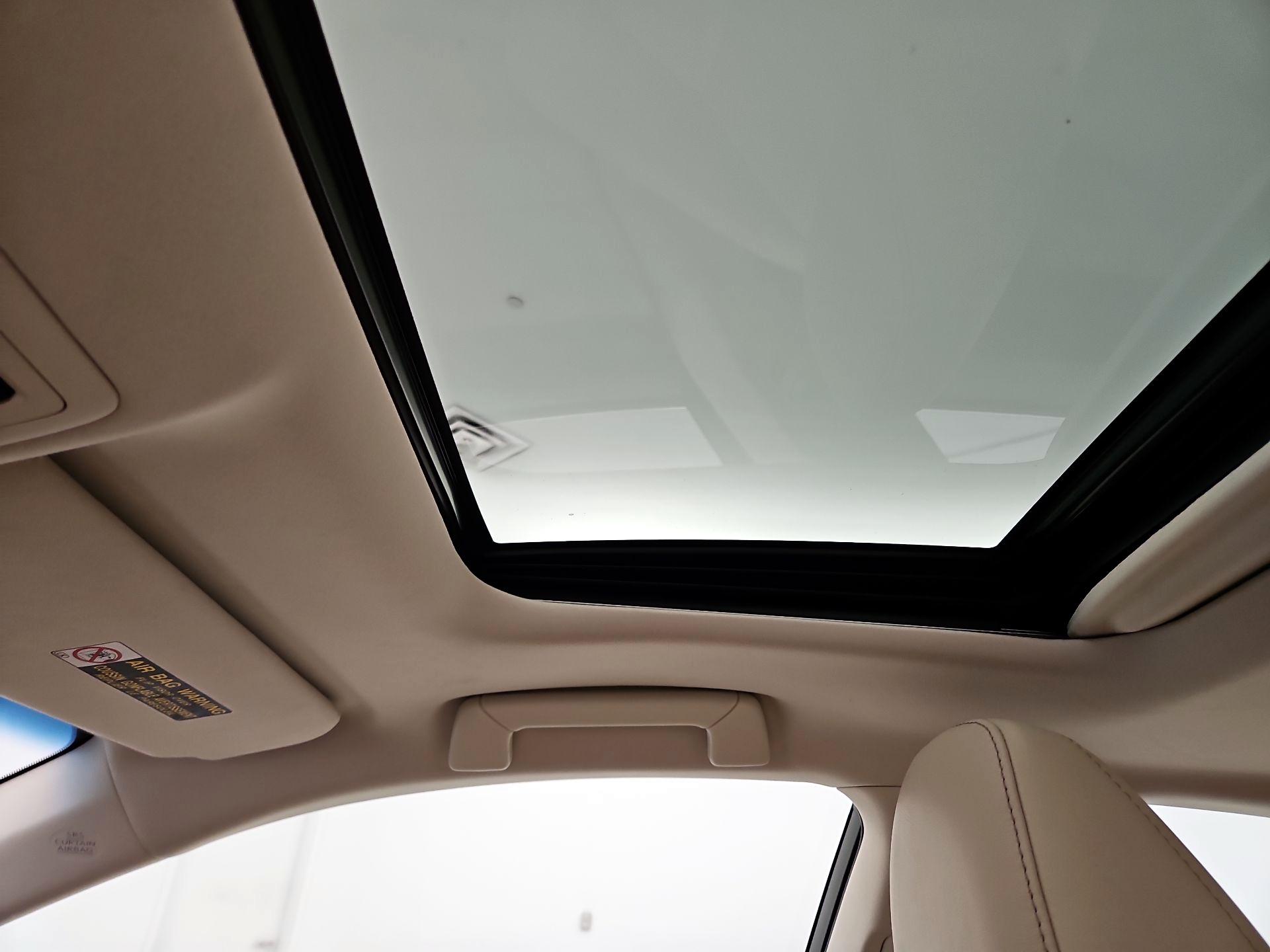 Thumbnail: 2015 Lexus ES - 19