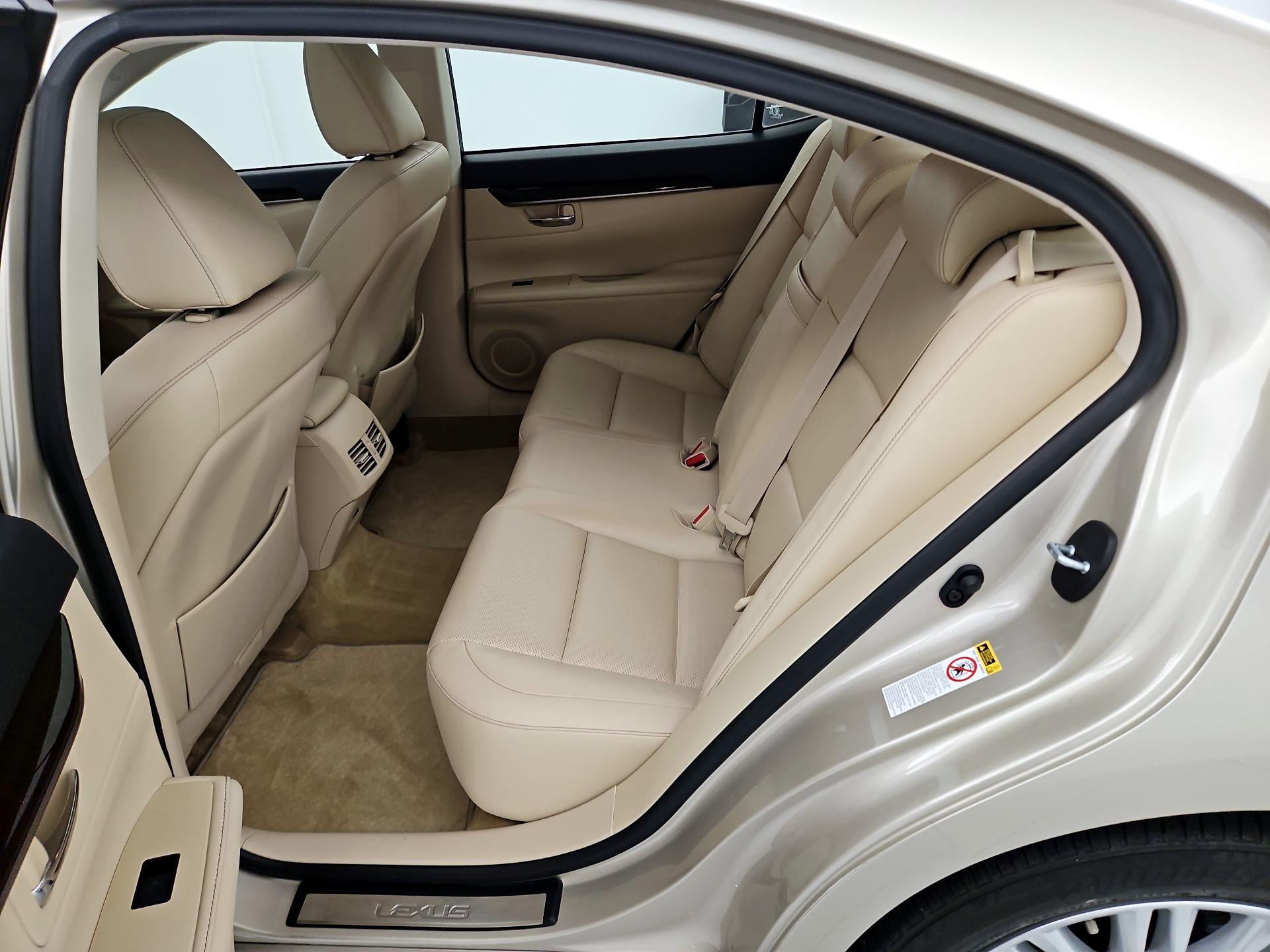 Thumbnail: 2015 Lexus ES - 20