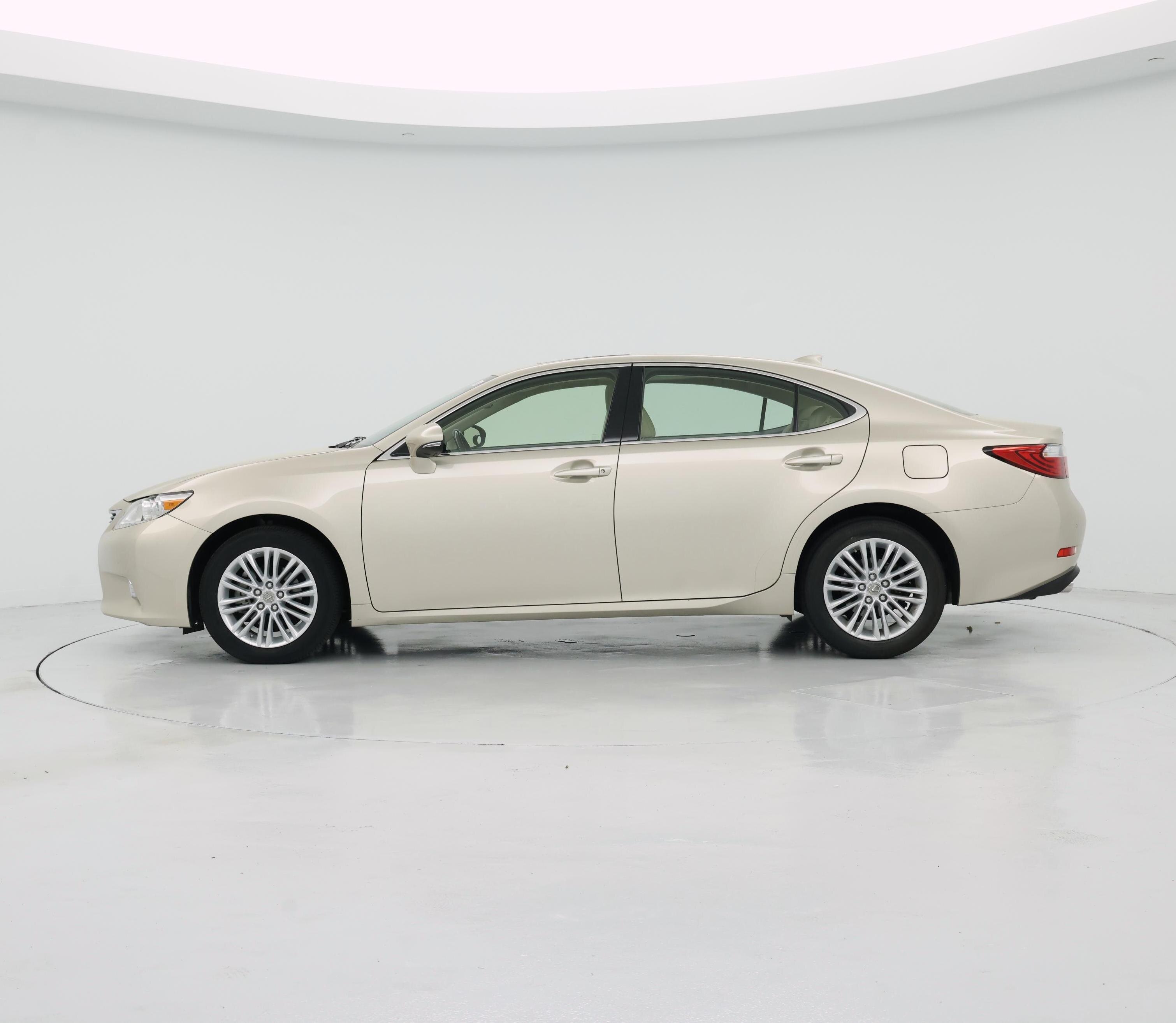 Thumbnail: 2015 Lexus ES - 3