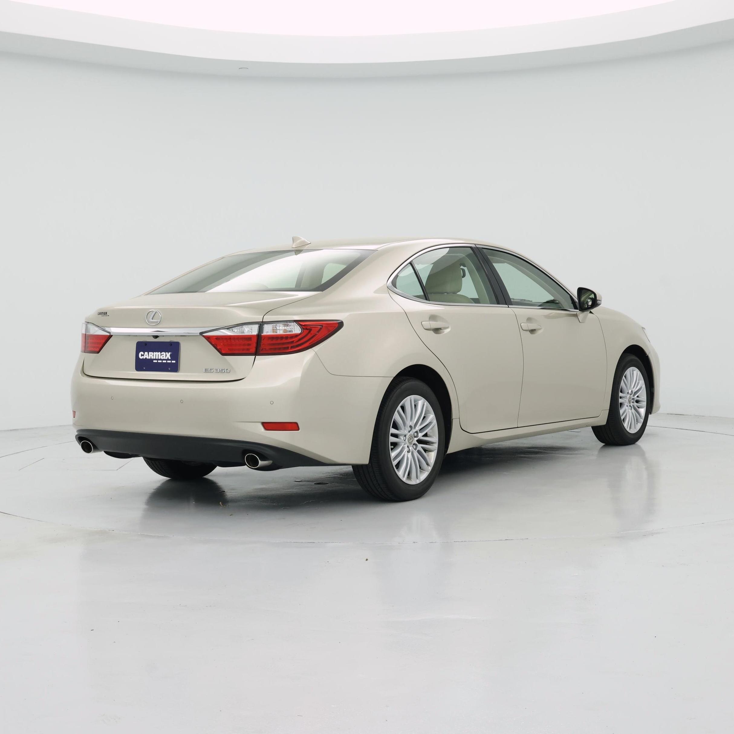 Thumbnail: 2015 Lexus ES - 8