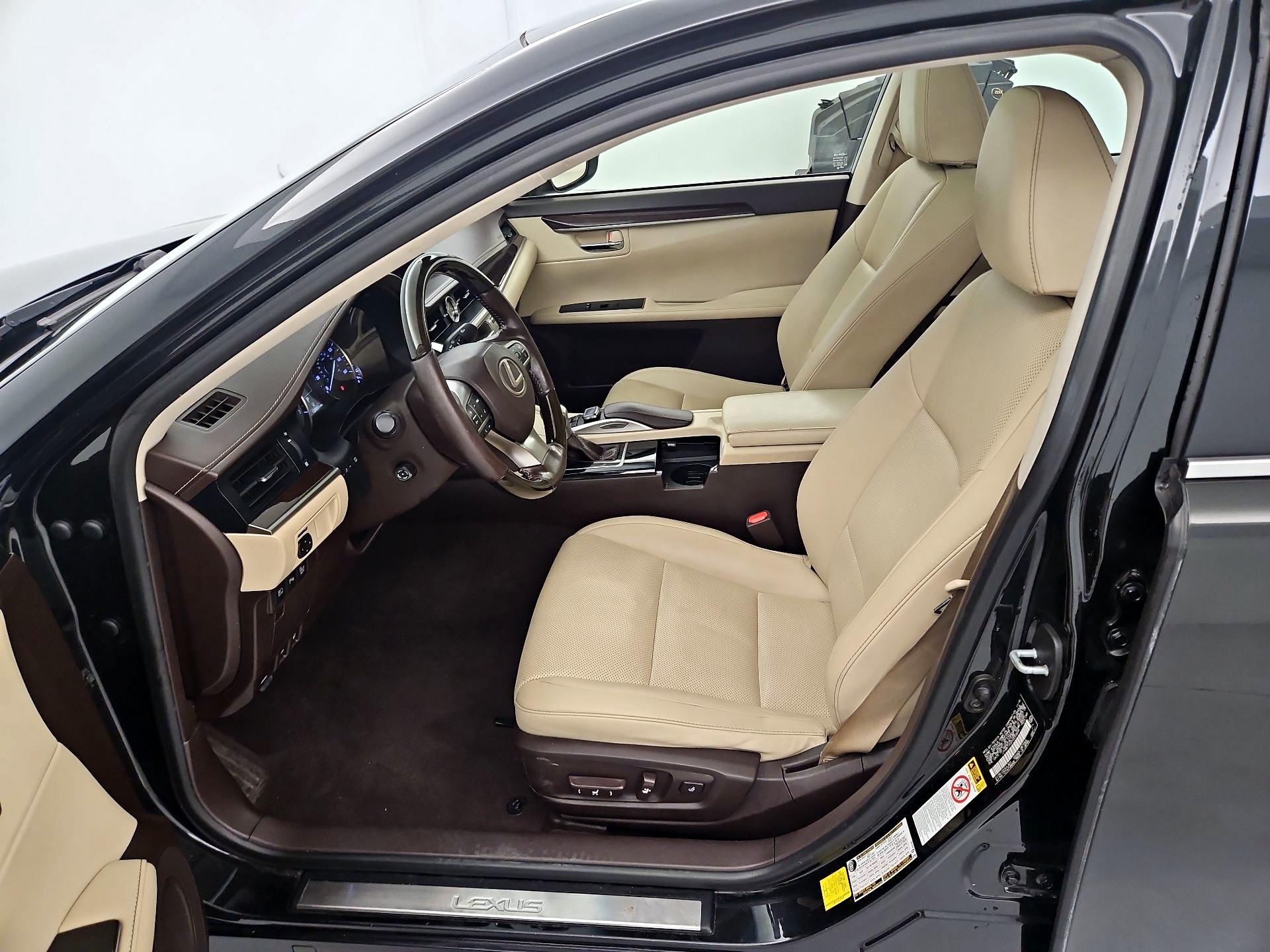 Thumbnail: 2017 Lexus ES - 11